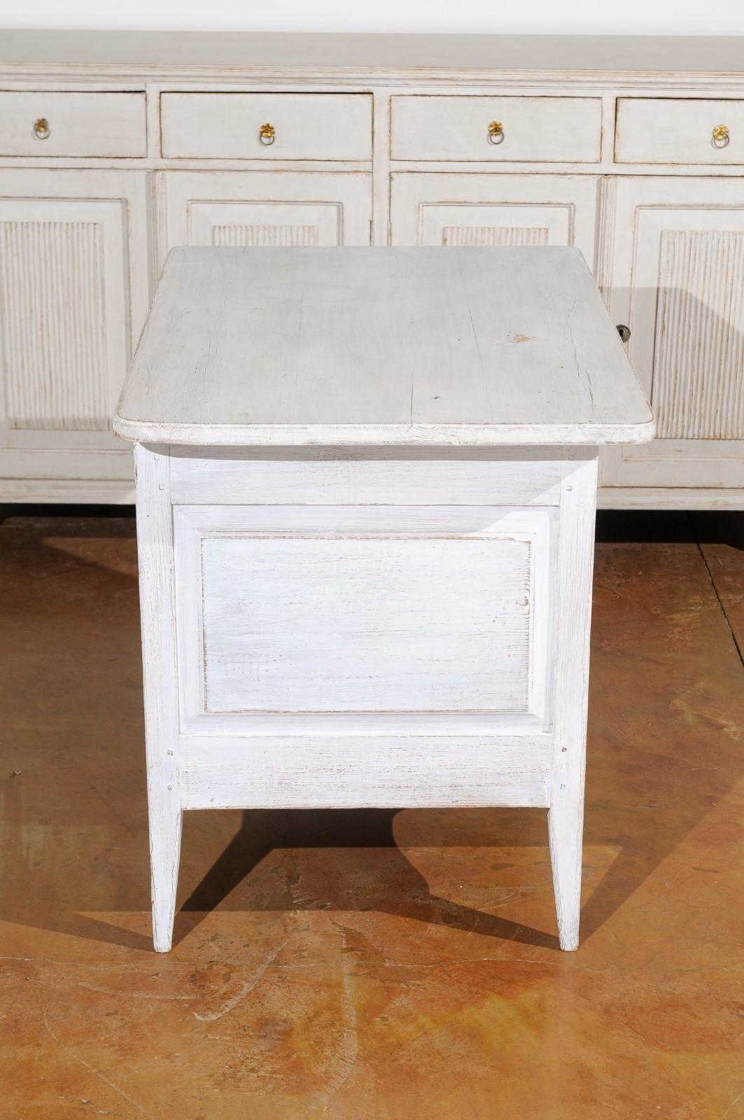 Swedish Gustavian Style 19th Century Painted Sideboard with Reeded Motifs For Sale 2