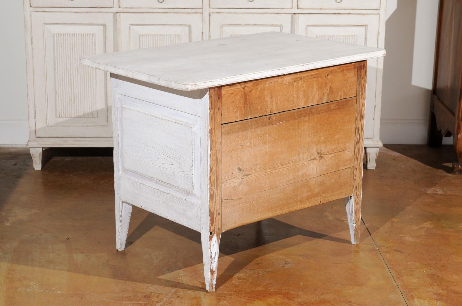 Swedish Gustavian Style 19th Century Painted Sideboard with Reeded Motifs For Sale 4