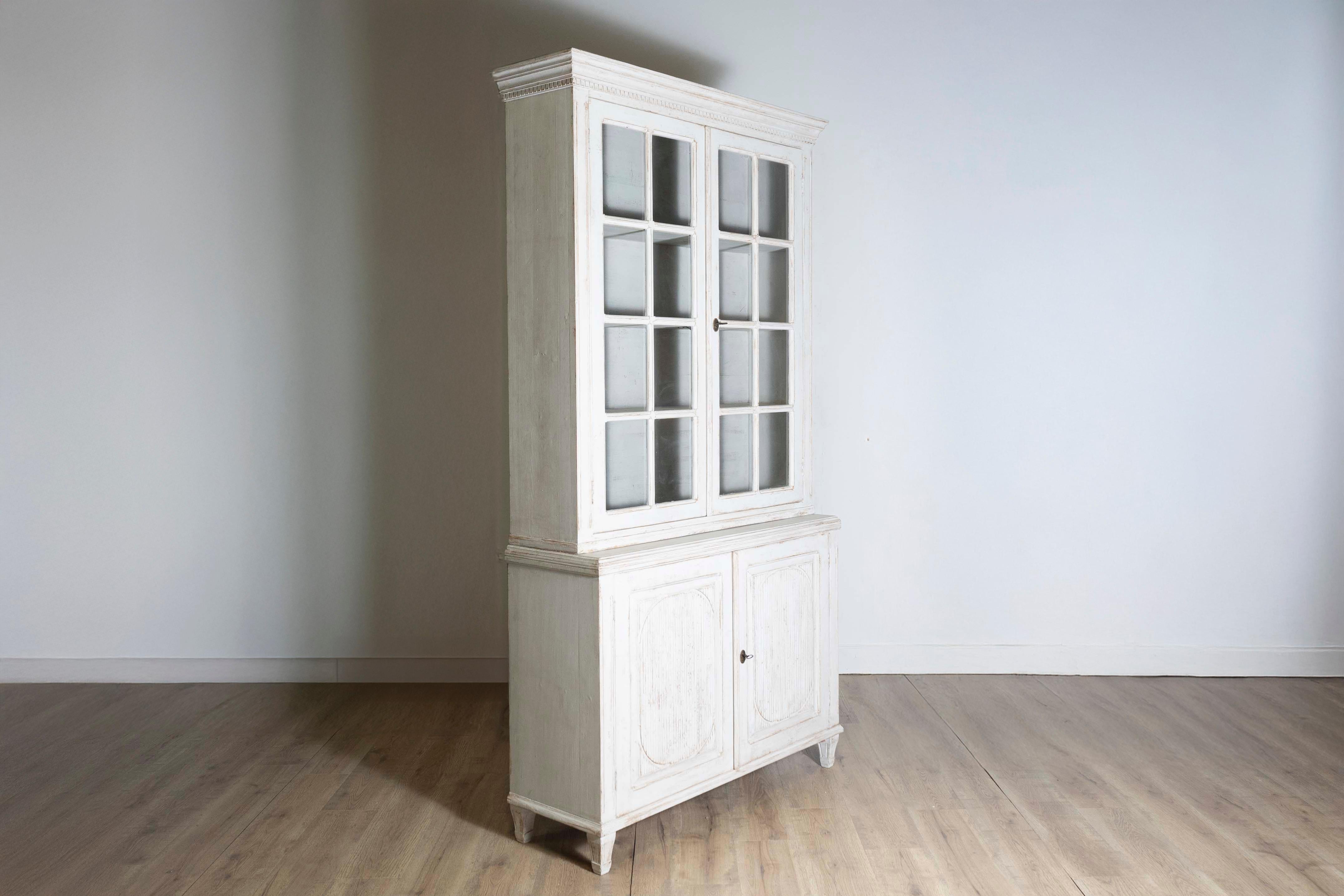 Swedish Gustavian Style 19th Century Painted Vitrine with Glass Doors In Good Condition In Atlanta, GA