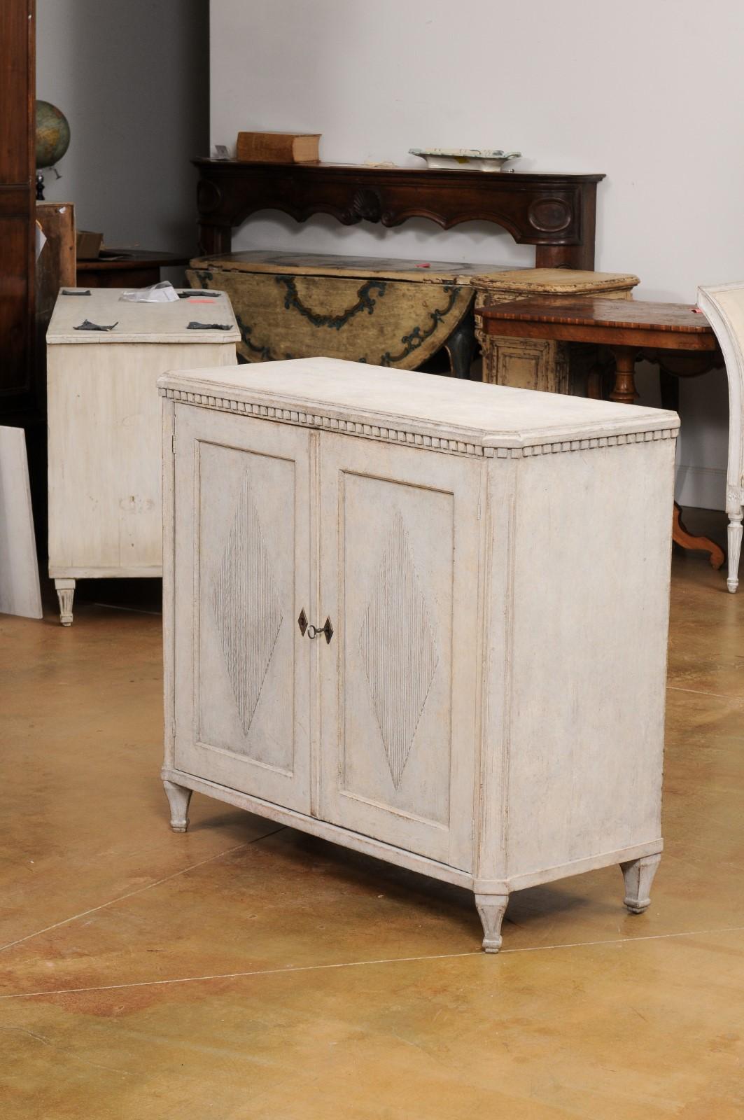 Swedish Gustavian Style 19th Century Sideboard with Carved Diamond Motifs 8