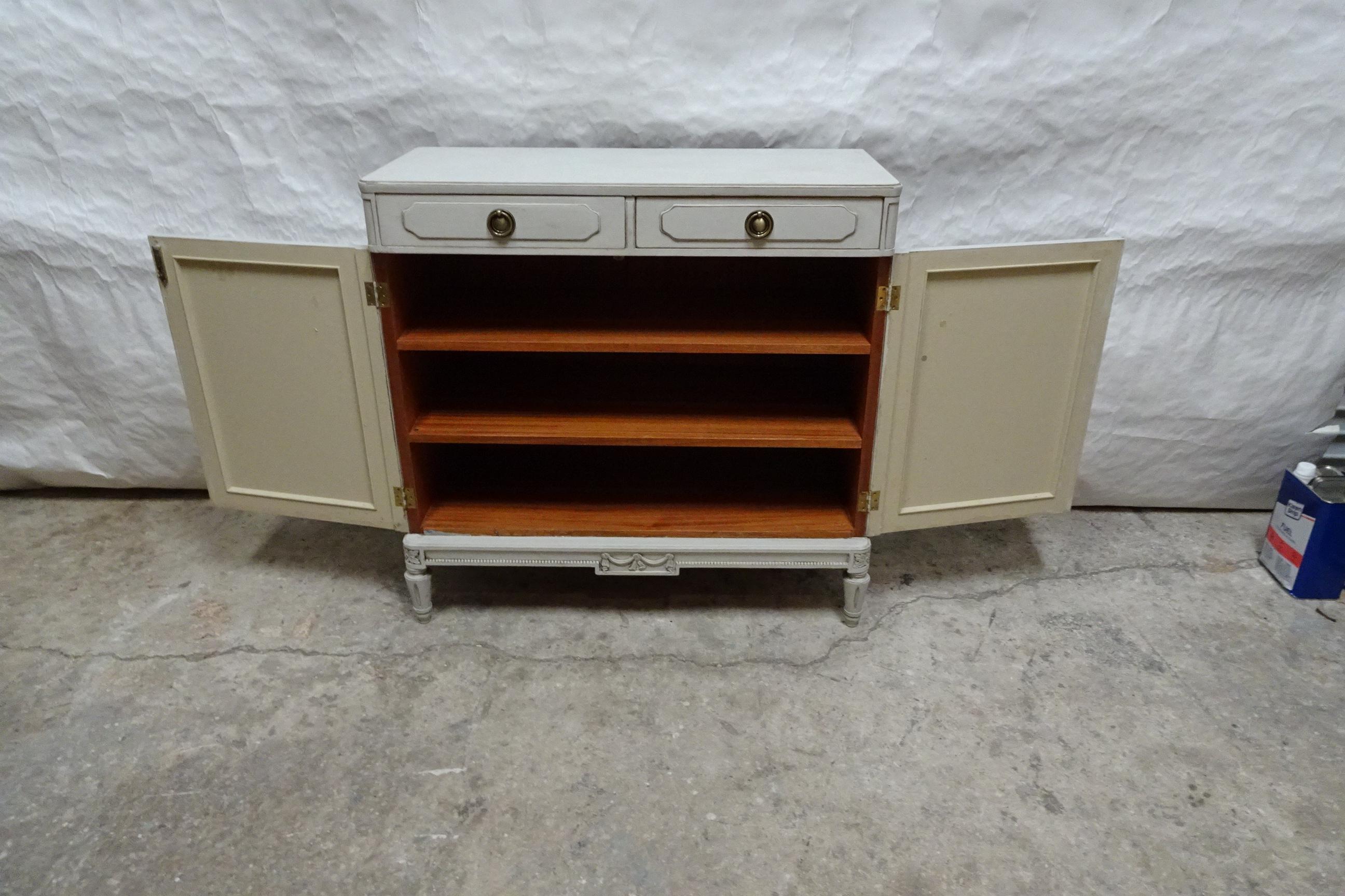 Swedish Gustavian Style 2 Drawer 2 Door Sideboard In Good Condition For Sale In Hollywood, FL