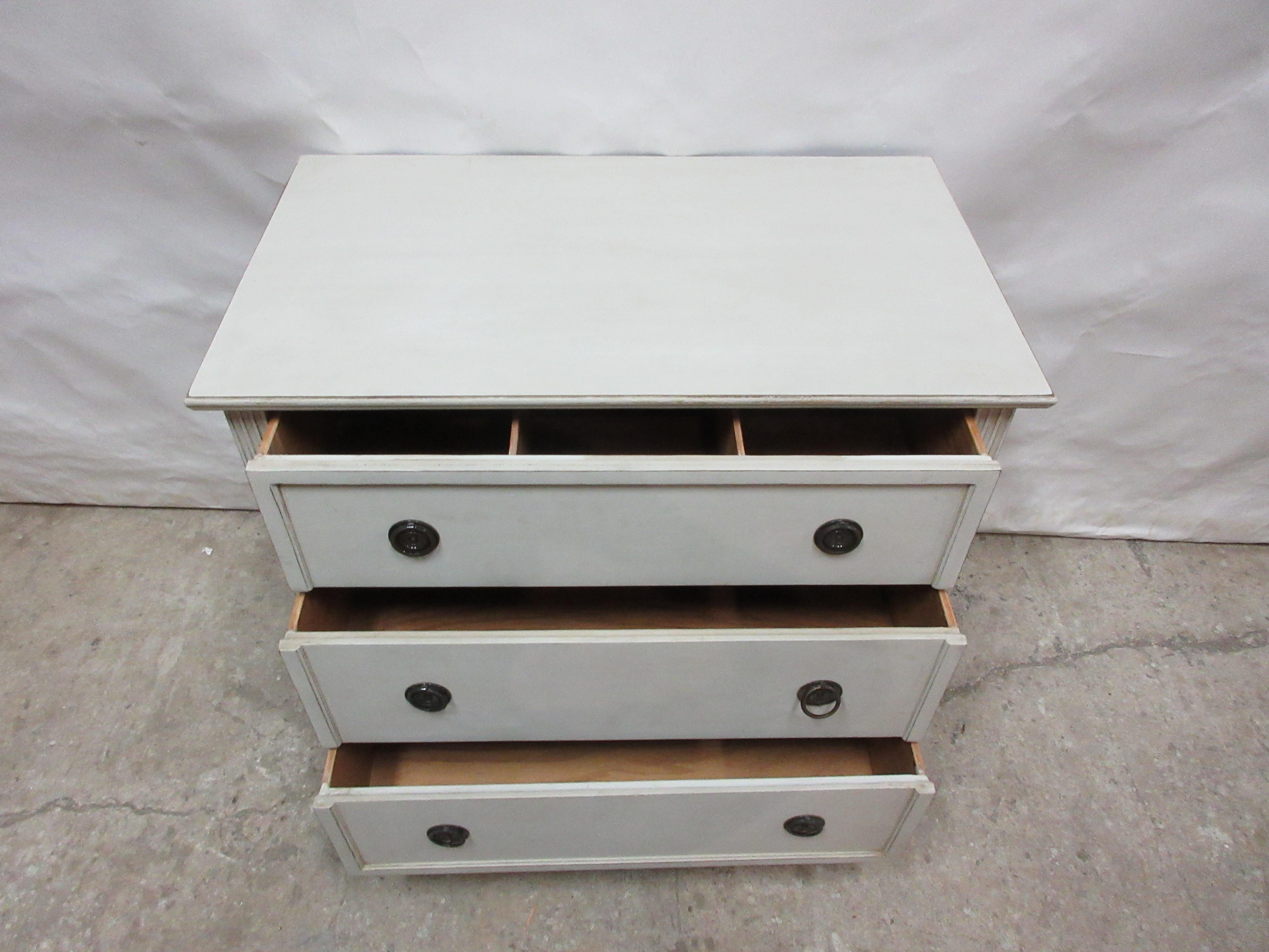 Swedish Gustavian Style 3 Drawer Chest In Good Condition In Hollywood, FL