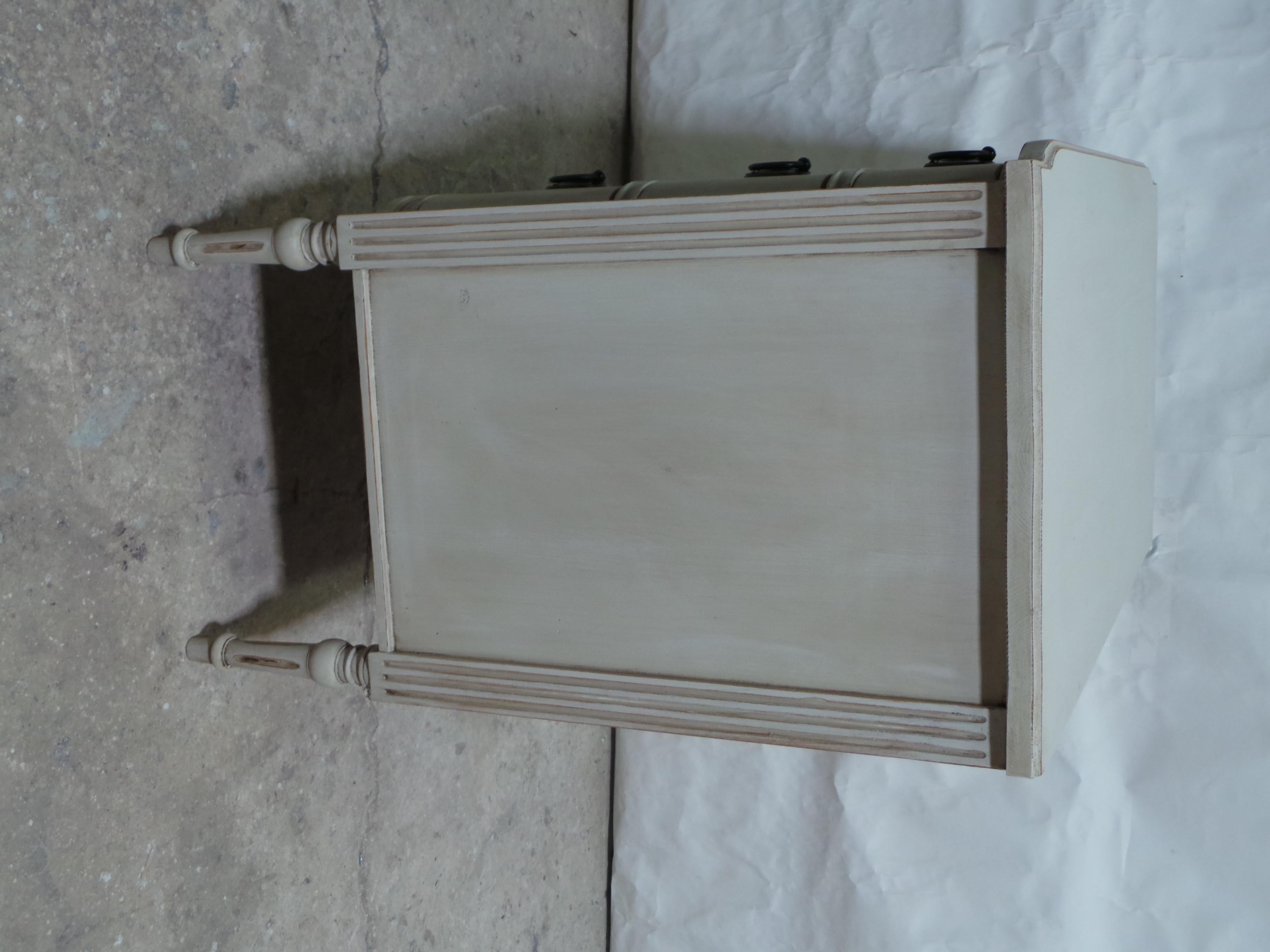 Swedish Gustavian Style 3 Drawer Chest Of Drawers 9