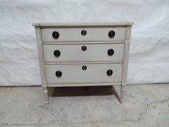 Commode suédoise de style gustavien à 3 tiroirs