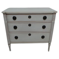 Commode suédoise de style gustavien à 3 tiroirs