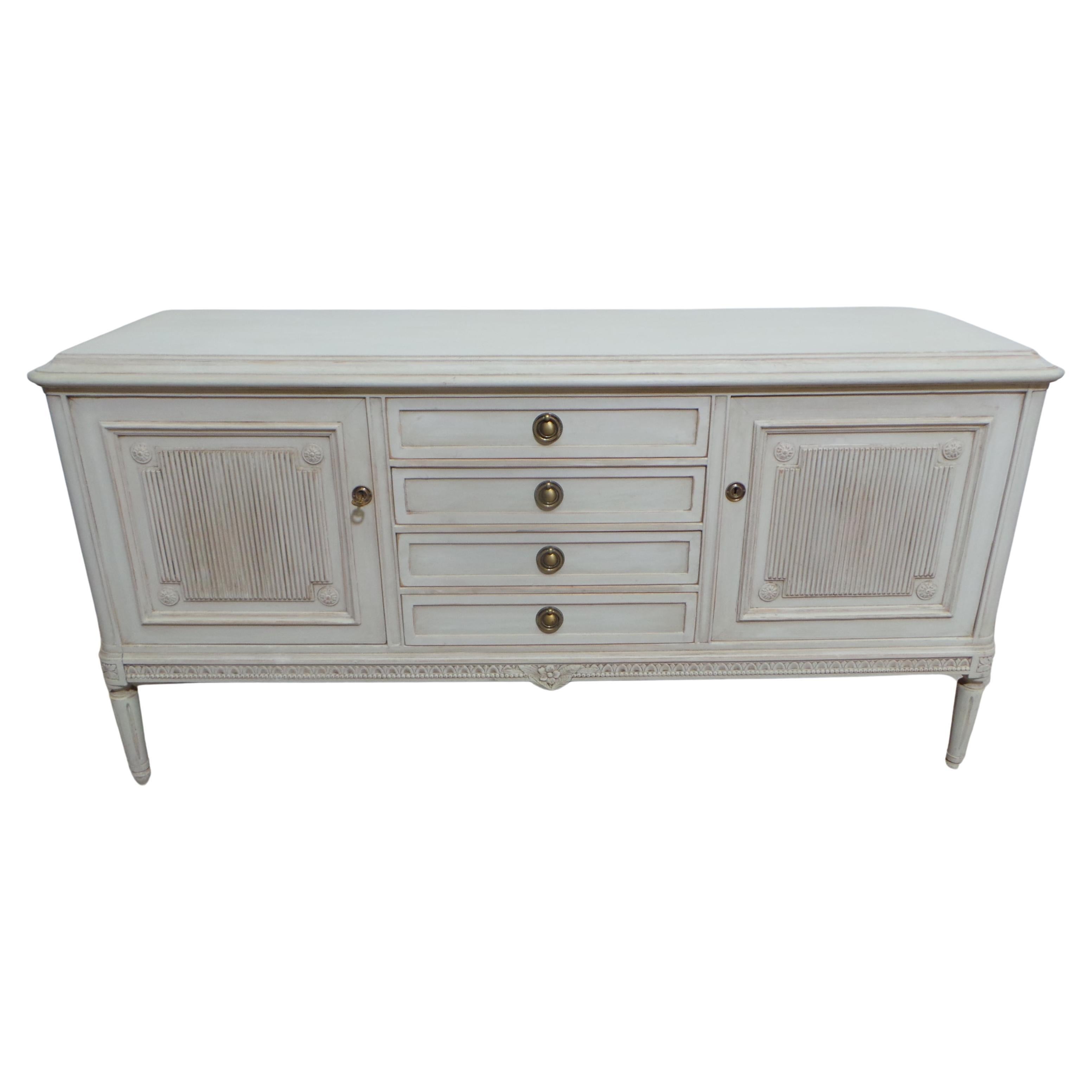 Buffet suédois de style gustavien à 4 tiroirs et 2 portes en vente