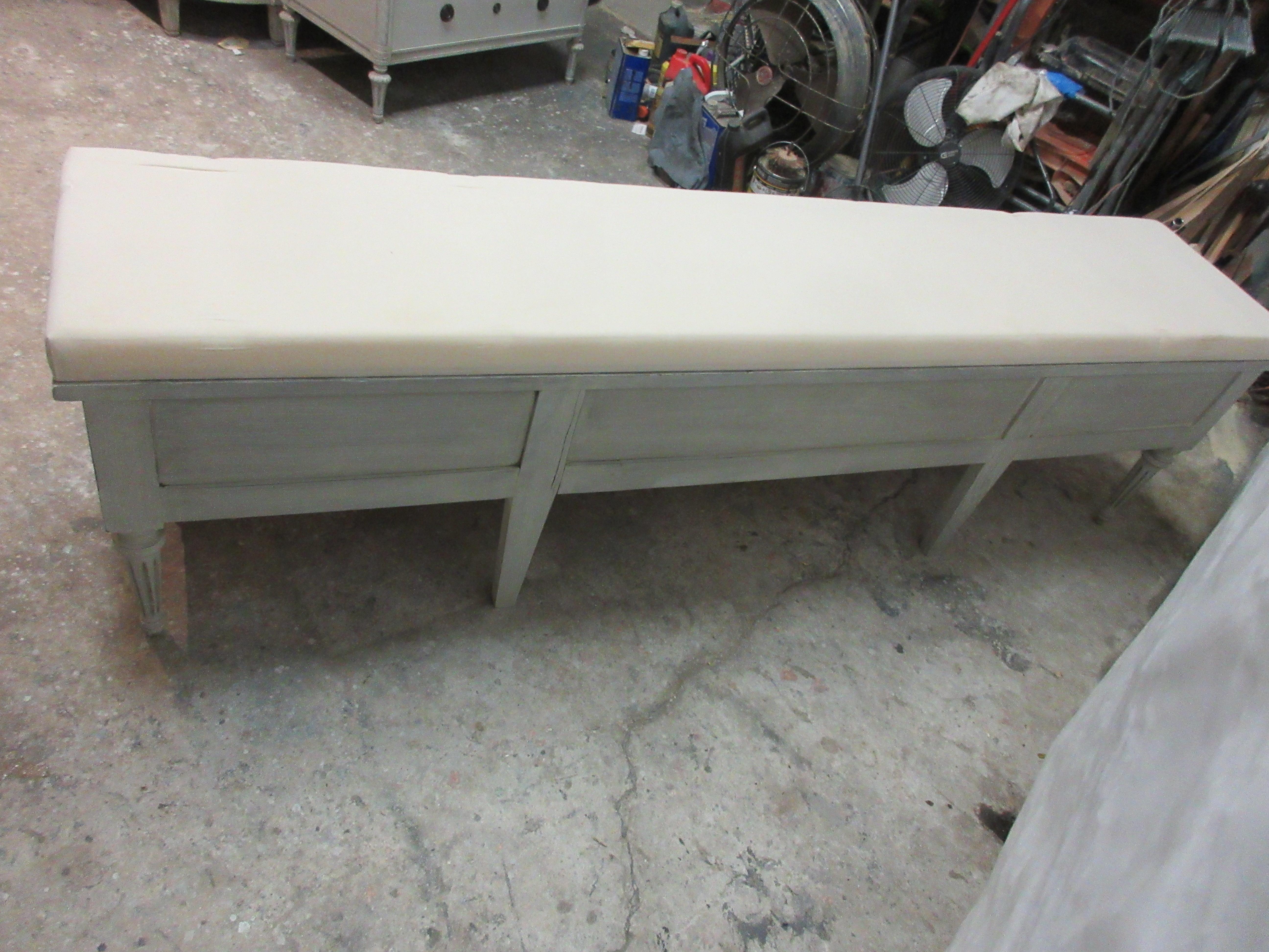 Swedish Gustavian Style 4 Drawer Bench In Good Condition For Sale In Hollywood, FL