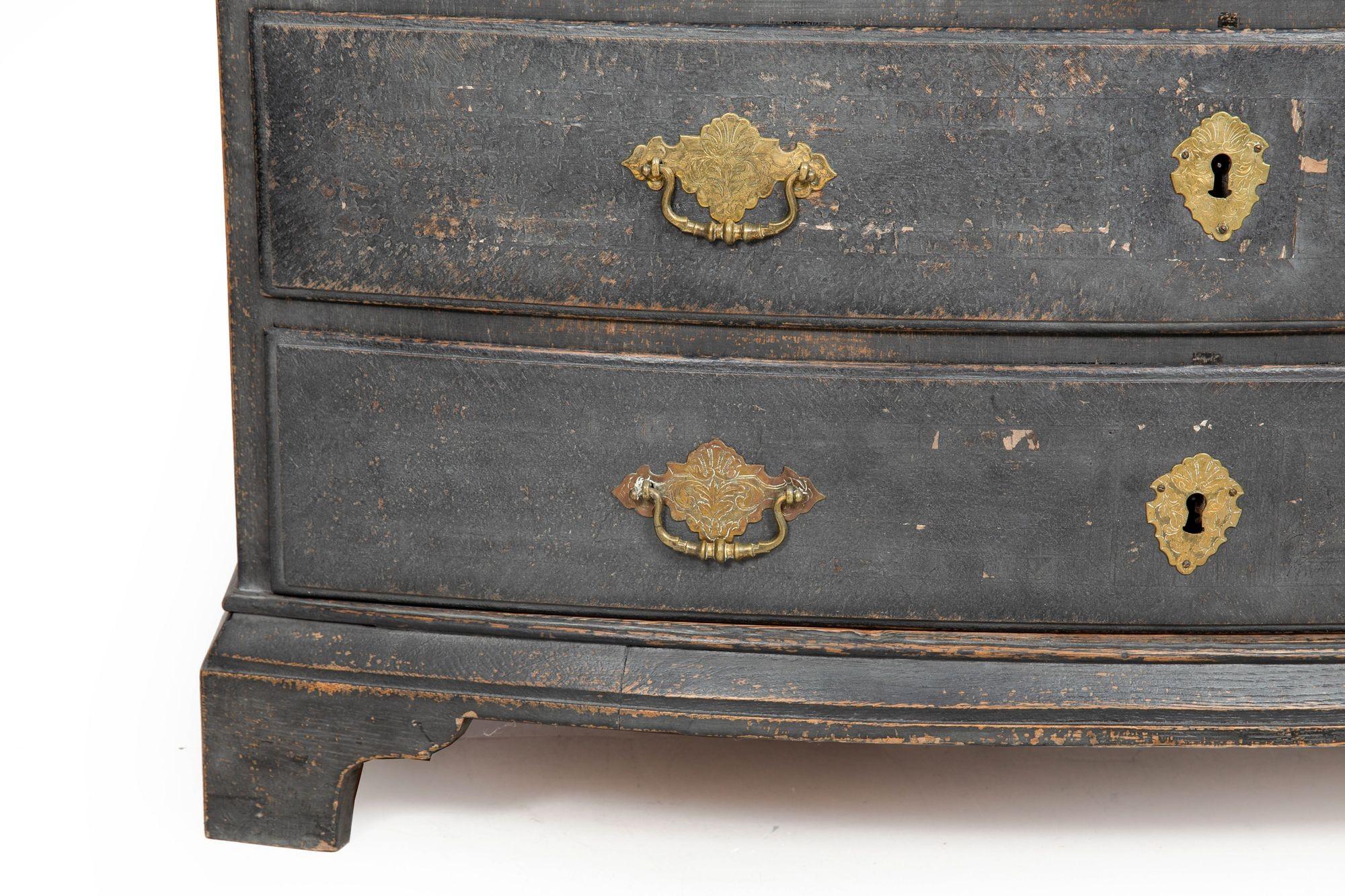 Schwedische Kommode im Gustavianischen Stil mit blauer Bemalung ca. 1800 im Angebot 3
