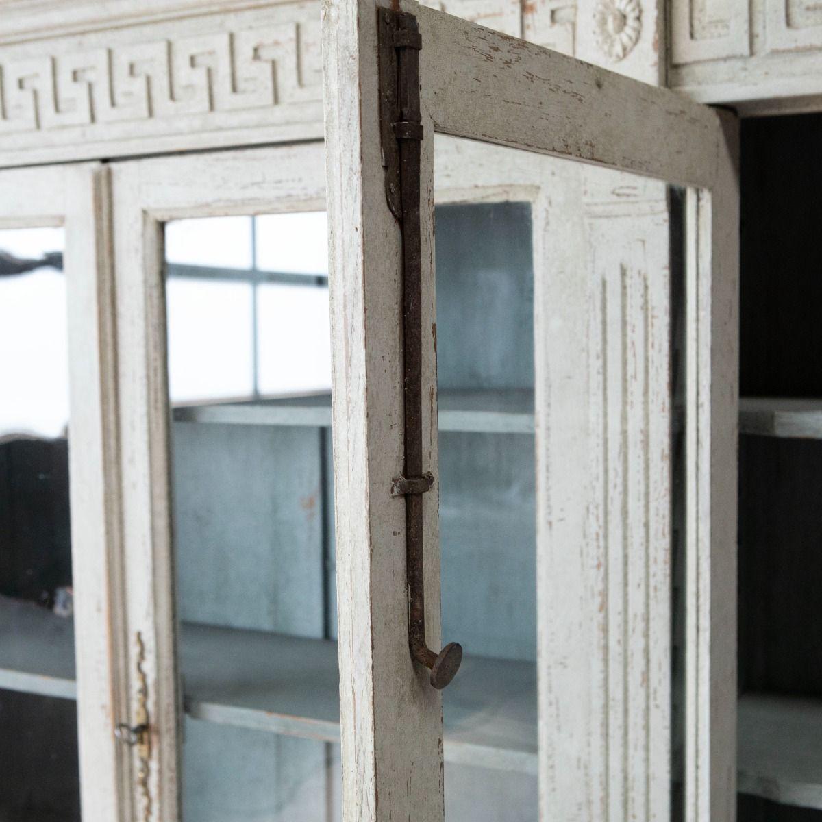 Armario Sueco de Estilo Gustaviano con Puertas de Cristal, hacia 1860 siglo XIX