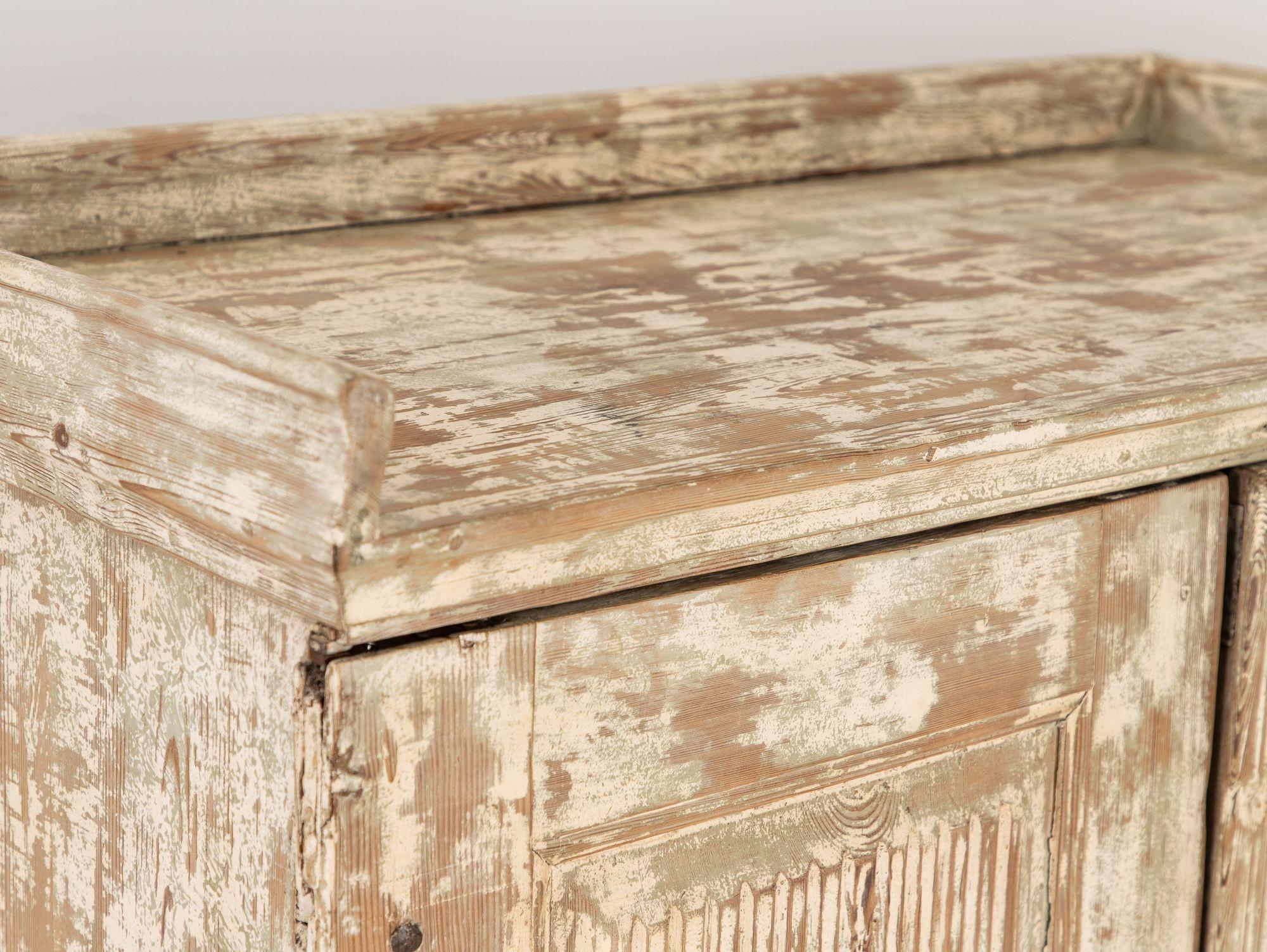 Swedish Gustavian Style Cabinet or Buffet, late 19th Century For Sale 9