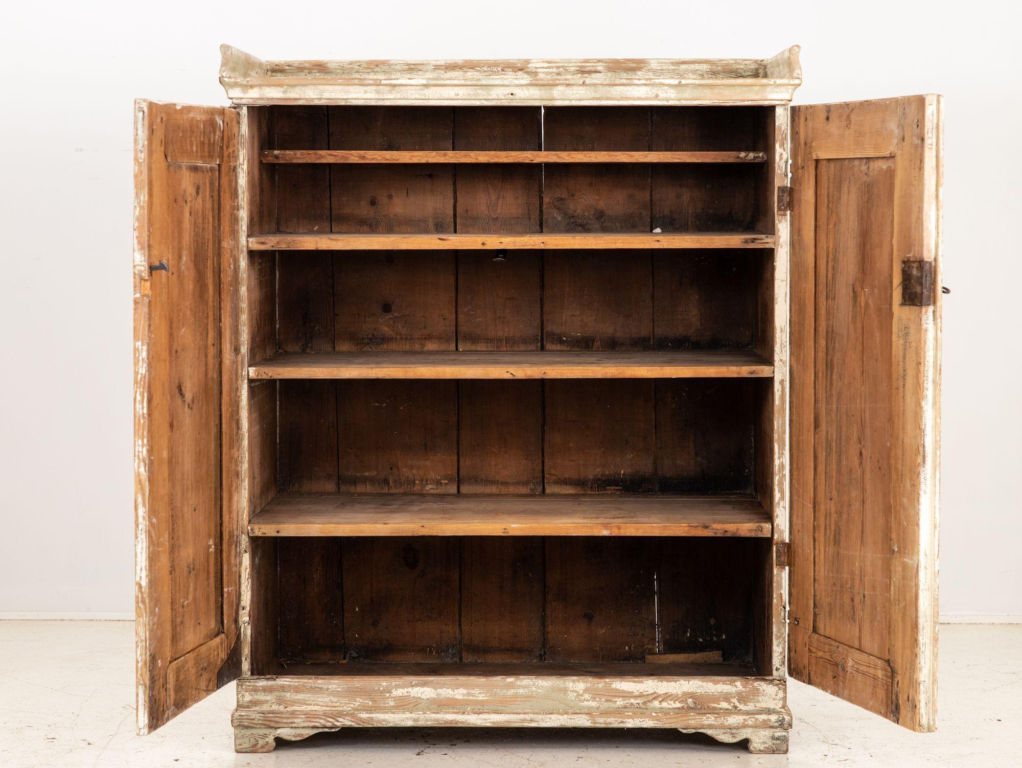 Pine Swedish Gustavian Style Cabinet or Buffet, late 19th Century For Sale