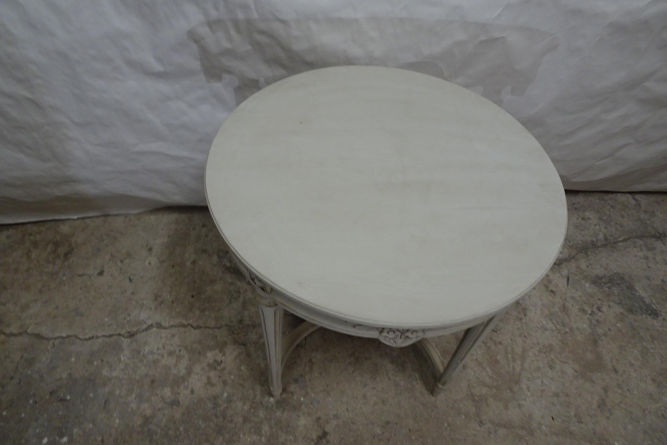 Swedish Gustavian Style Center Table In Good Condition For Sale In Hollywood, FL