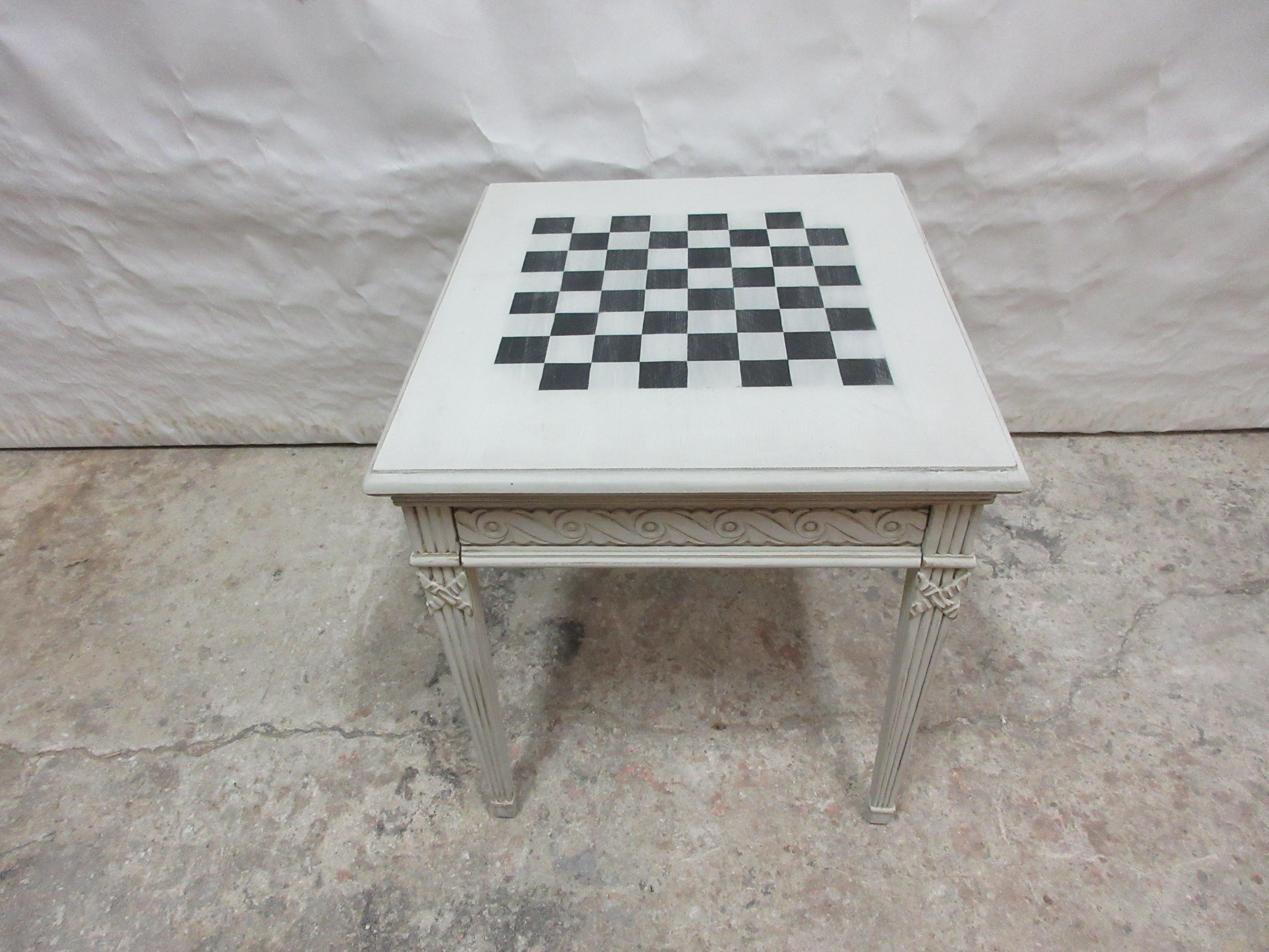 Swedish Gustavian Style Chess Table In Good Condition In Hollywood, FL