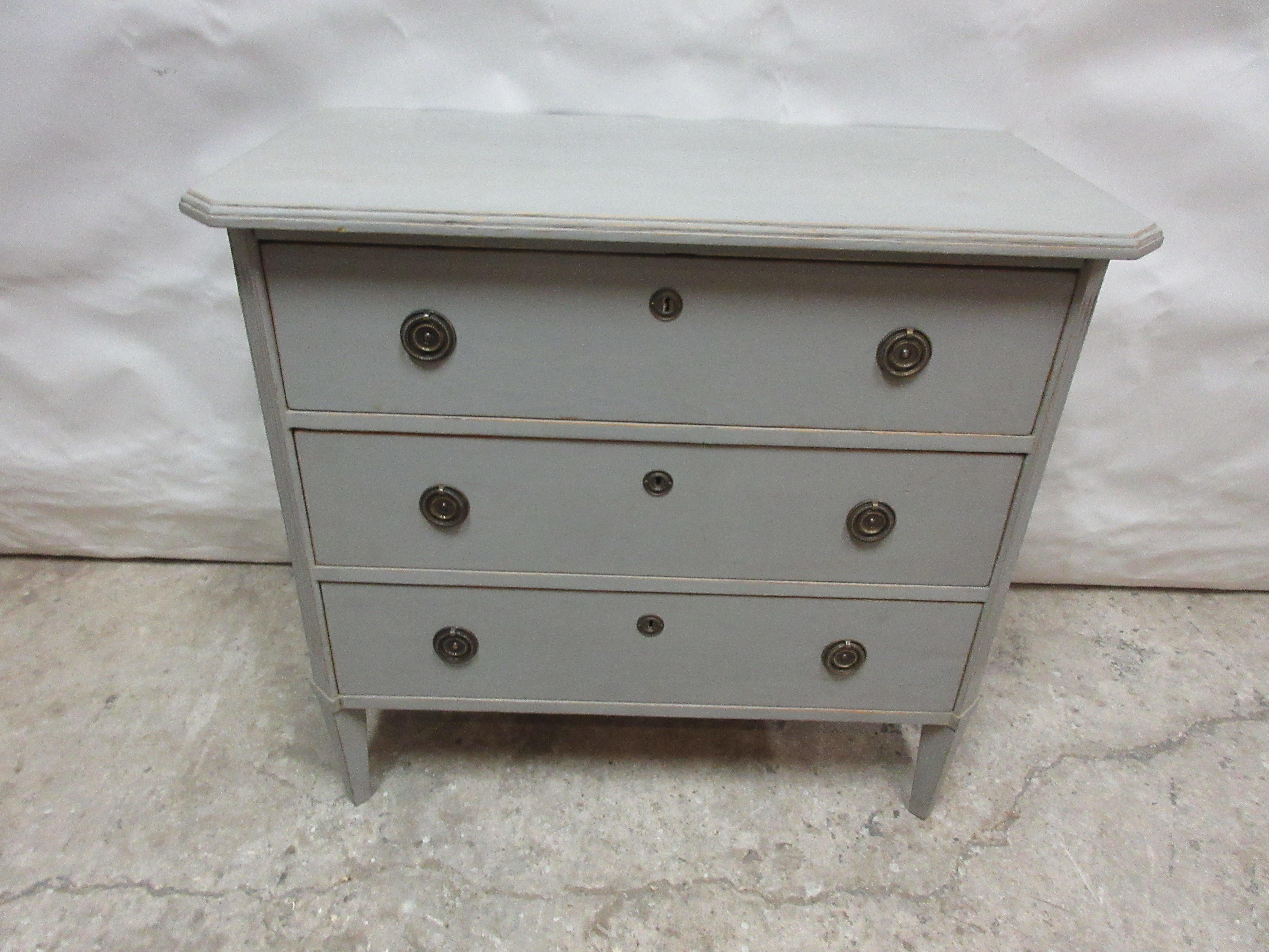 Swedish Gustavian Style Chest In Good Condition In Hollywood, FL