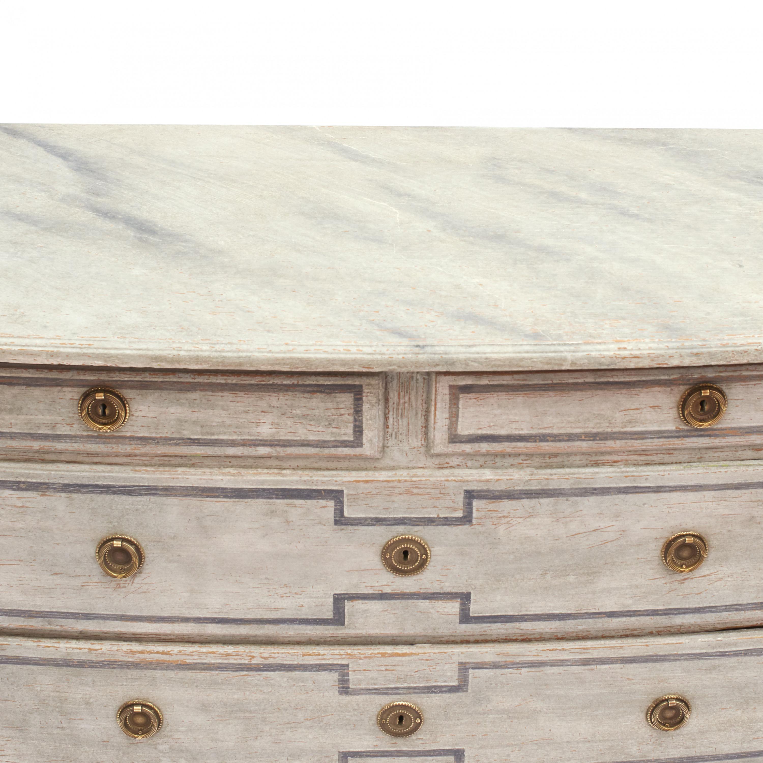 Swedish Gustavian Style Chest of Drawers In Good Condition In Kastrup, DK