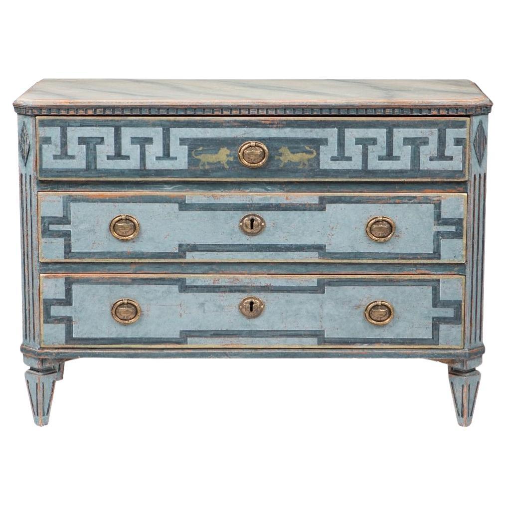 Swedish Gustavian Style Chest of Drawers in Blue en venta