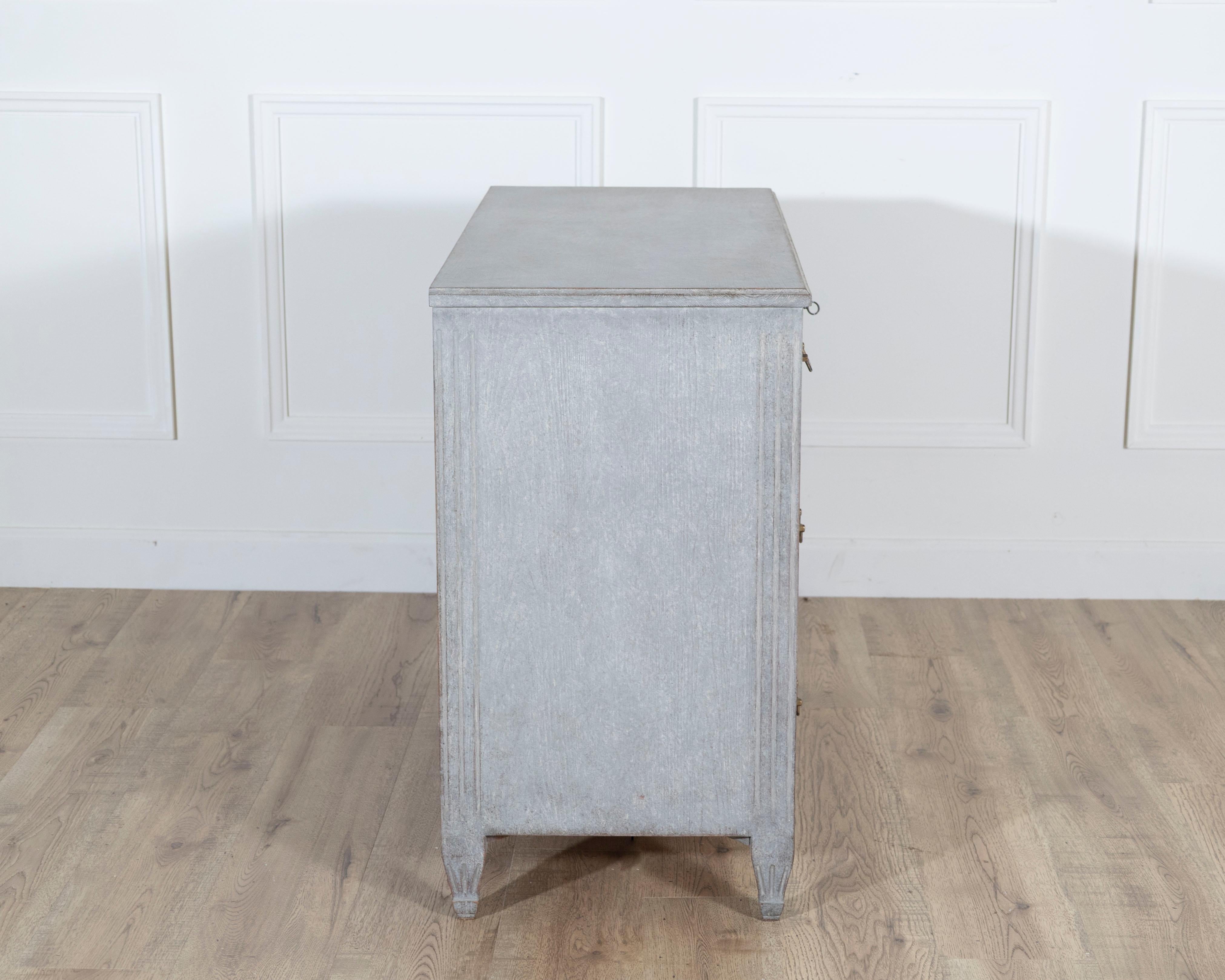 Cassettiera svedese in stile gustaviano in due tonalità di grigio, CIRCA 1880 in vendita 1