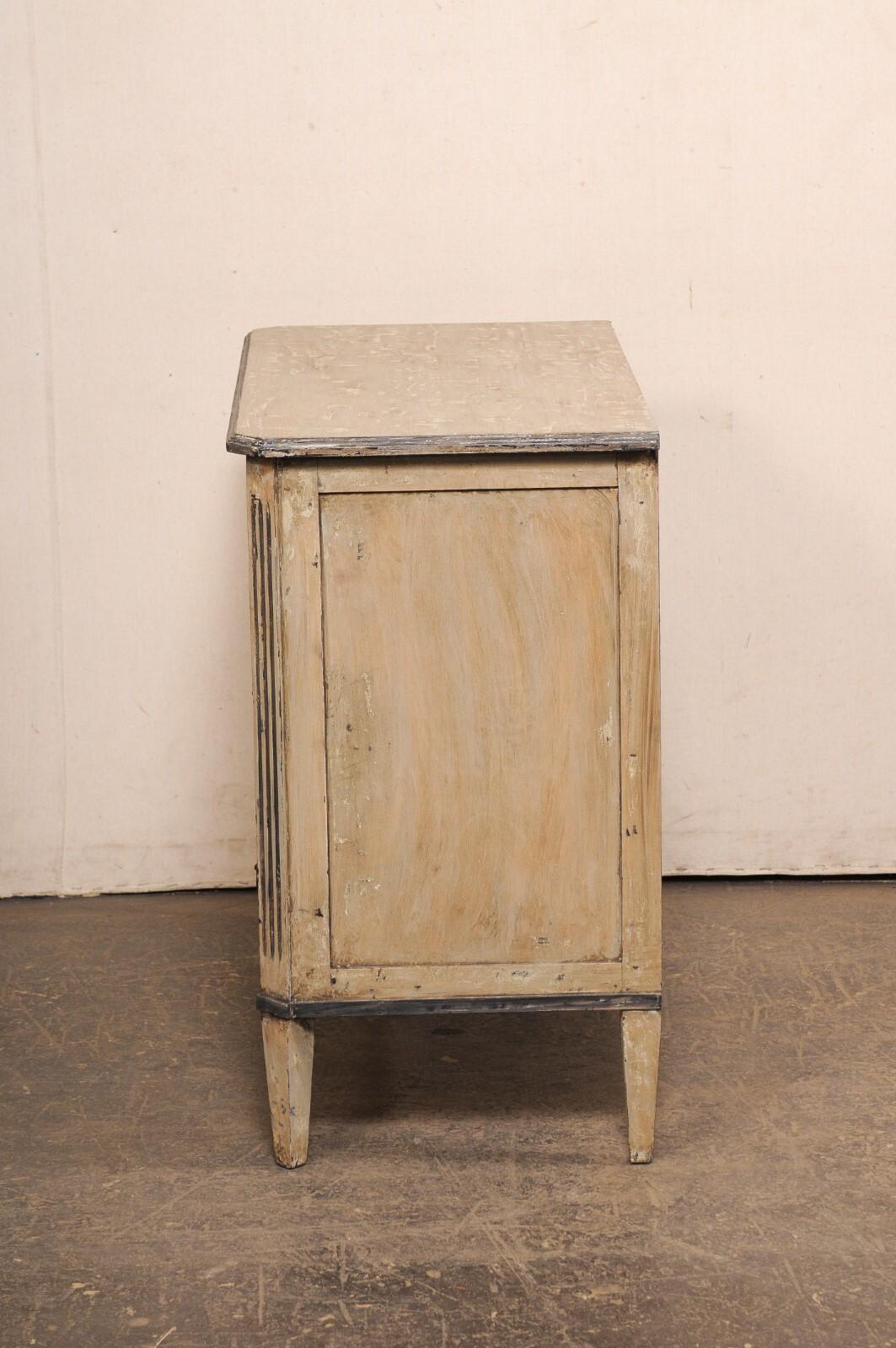 Swedish Gustavian Style Chest w/Charcoal Trim, Early 20th C For Sale 5