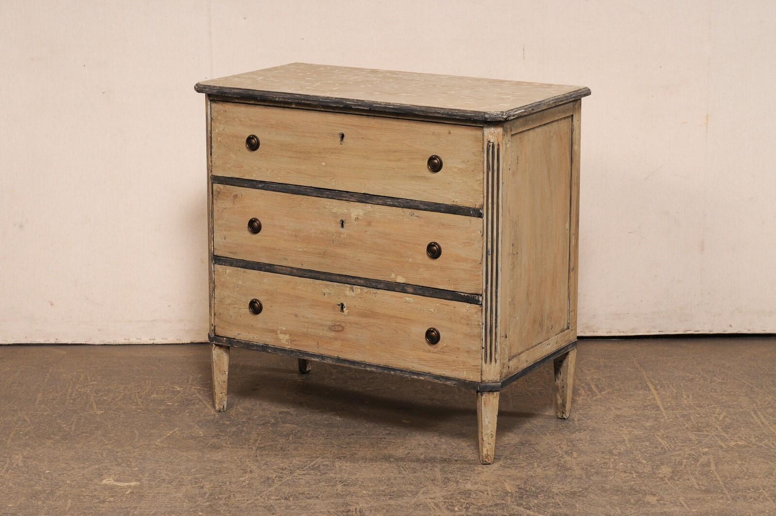 Swedish Gustavian Style Chest w/Charcoal Trim, Early 20th C For Sale 6
