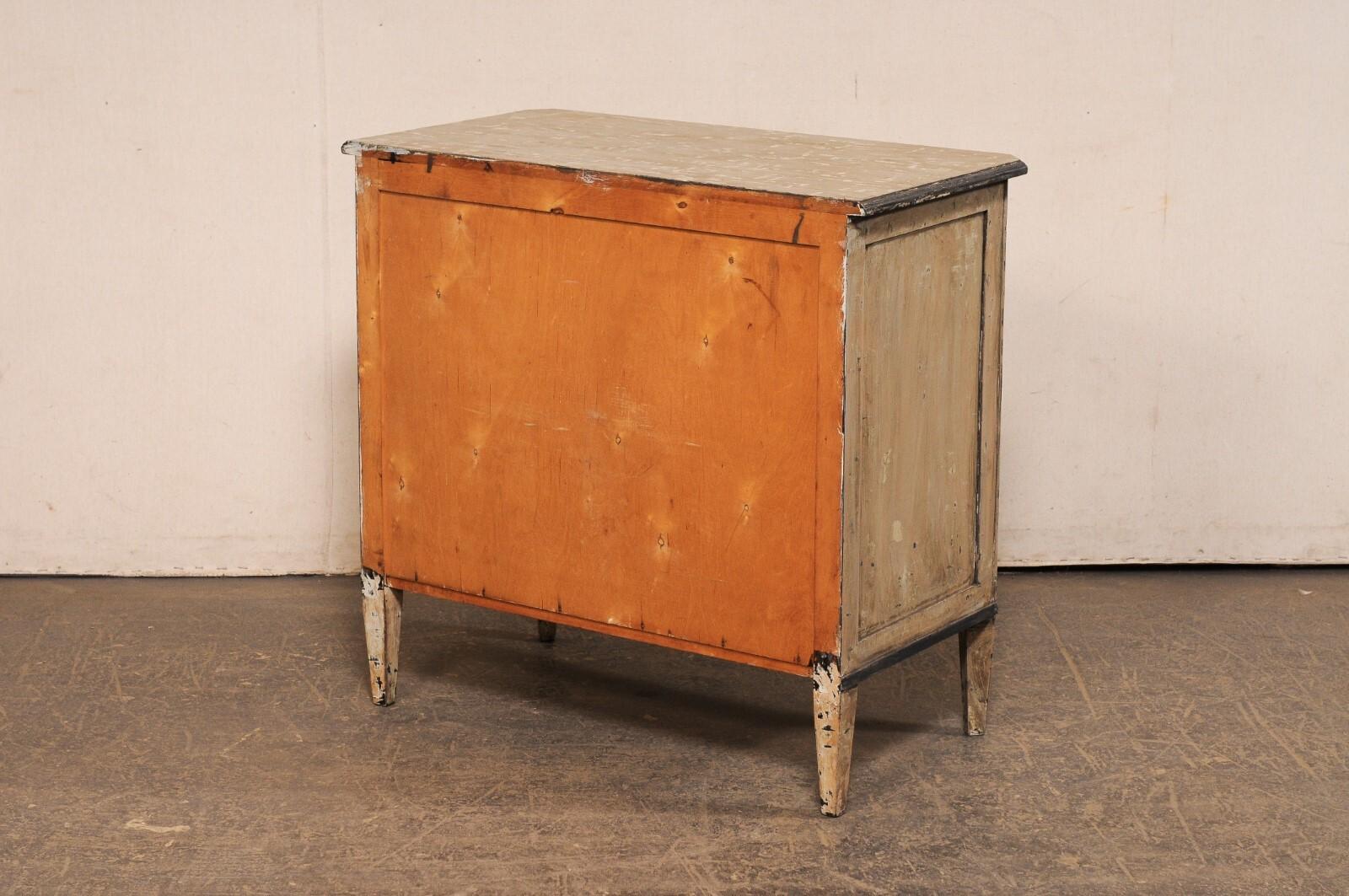 Swedish Gustavian Style Chest w/Charcoal Trim, Early 20th C For Sale 2