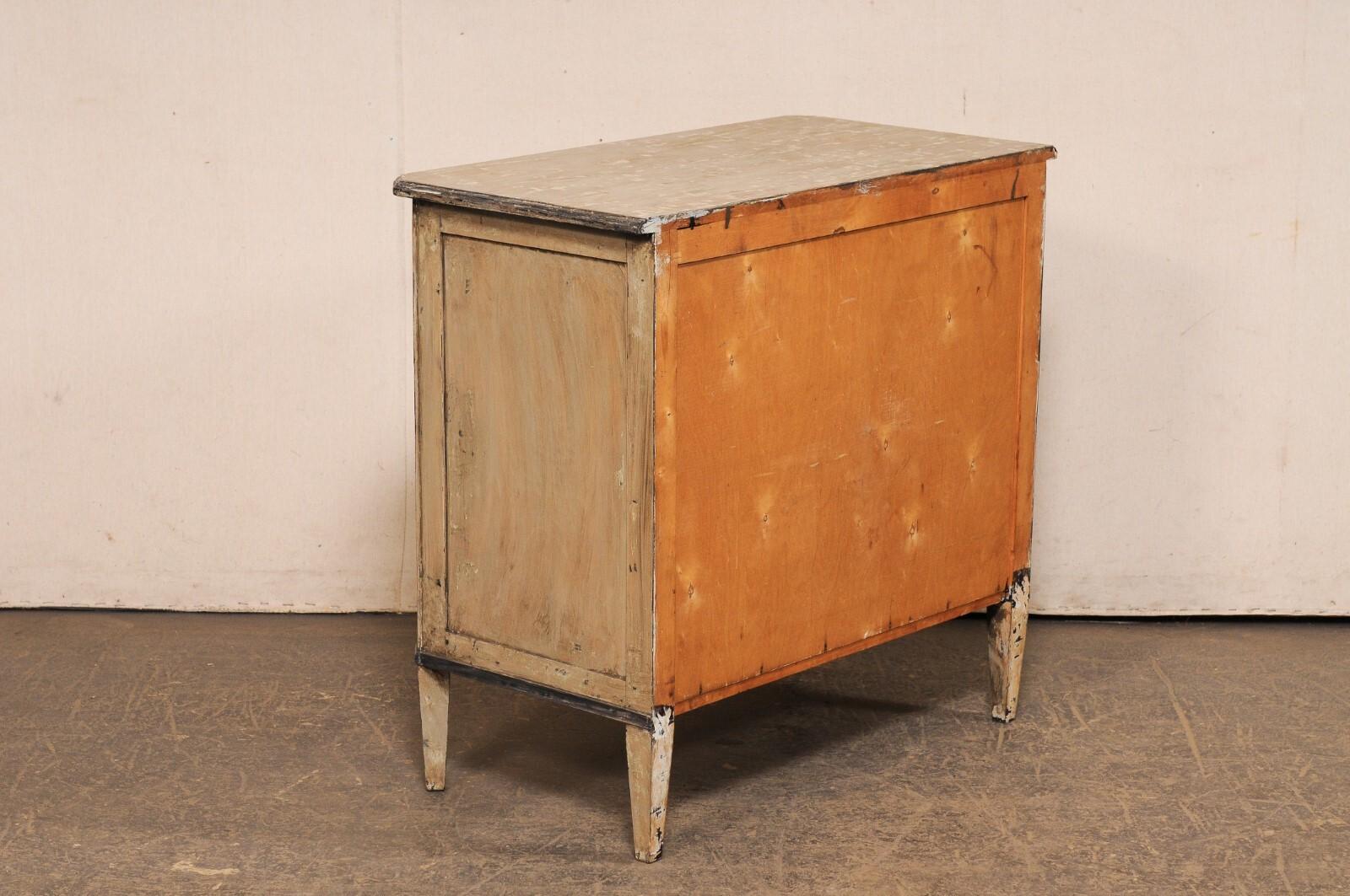 Swedish Gustavian Style Chest w/Charcoal Trim, Early 20th C For Sale 4