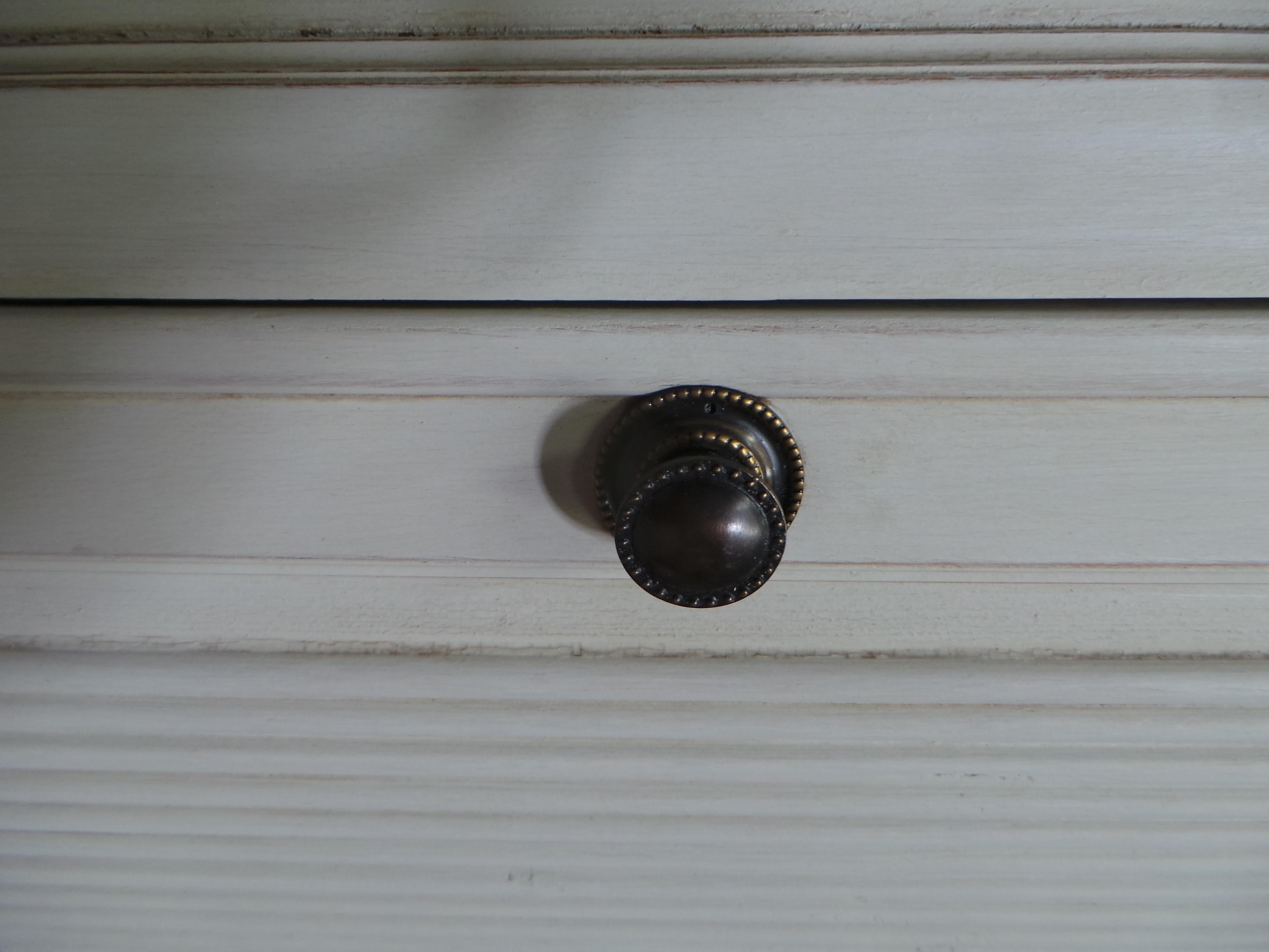 Swedish Gustavian Style Corner Cabinet In Good Condition In Hollywood, FL