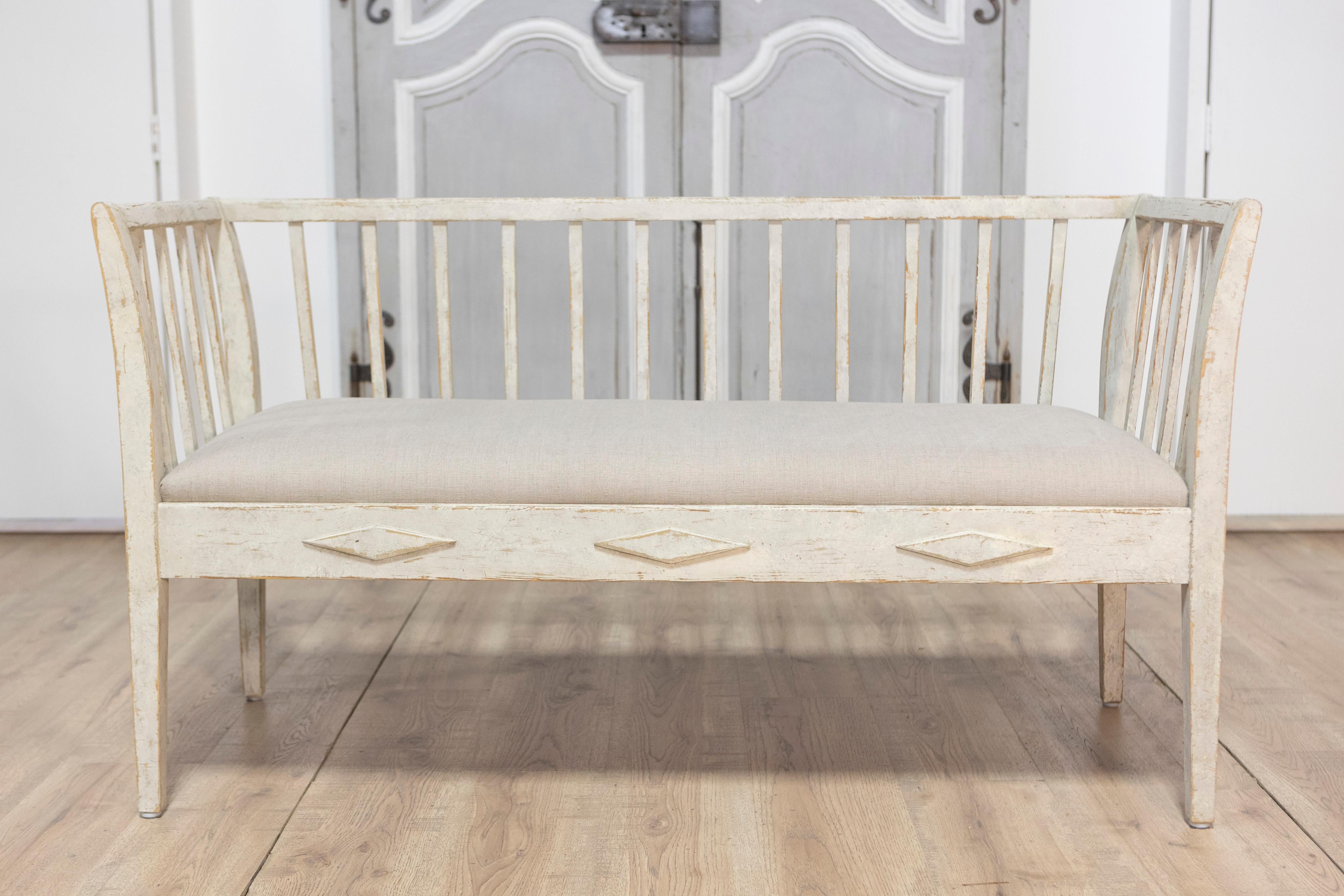 Carved Swedish Gustavian Style Gray Painted Sofa Bench with Raised Diamond Motifs For Sale