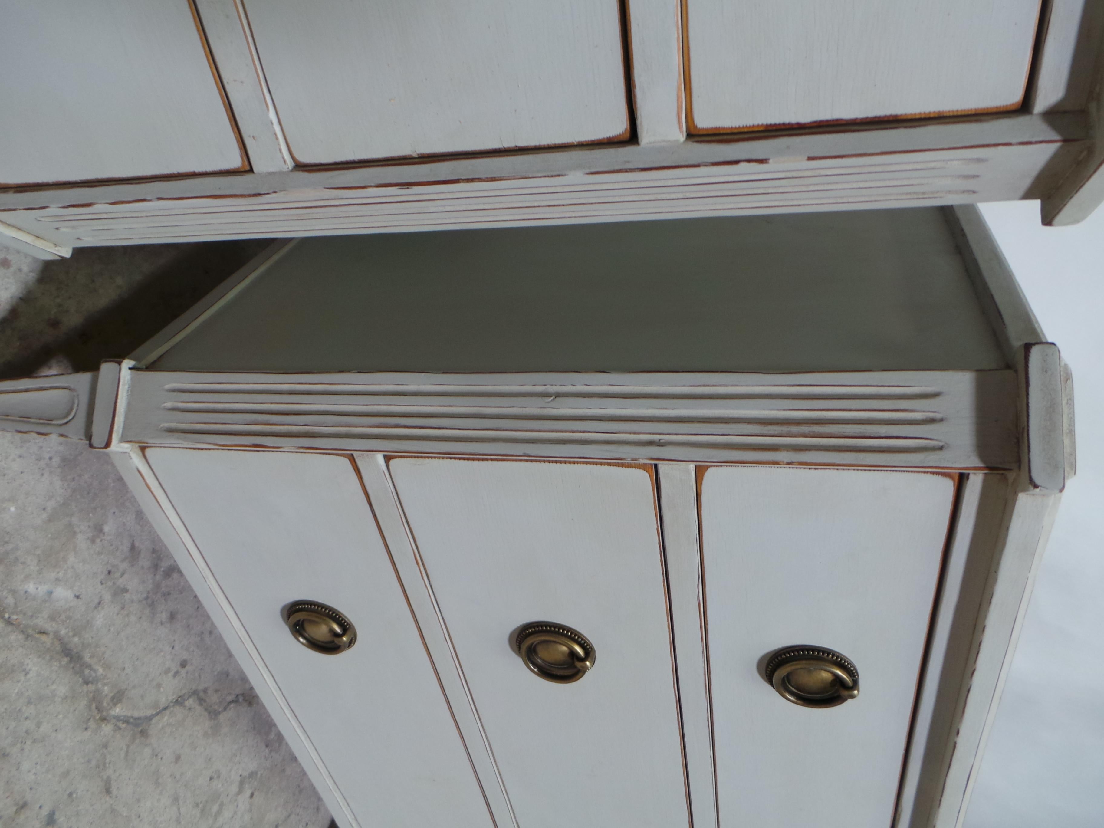 Swedish Gustavian Style Matching Set Chest of Drawers In Good Condition For Sale In Hollywood, FL