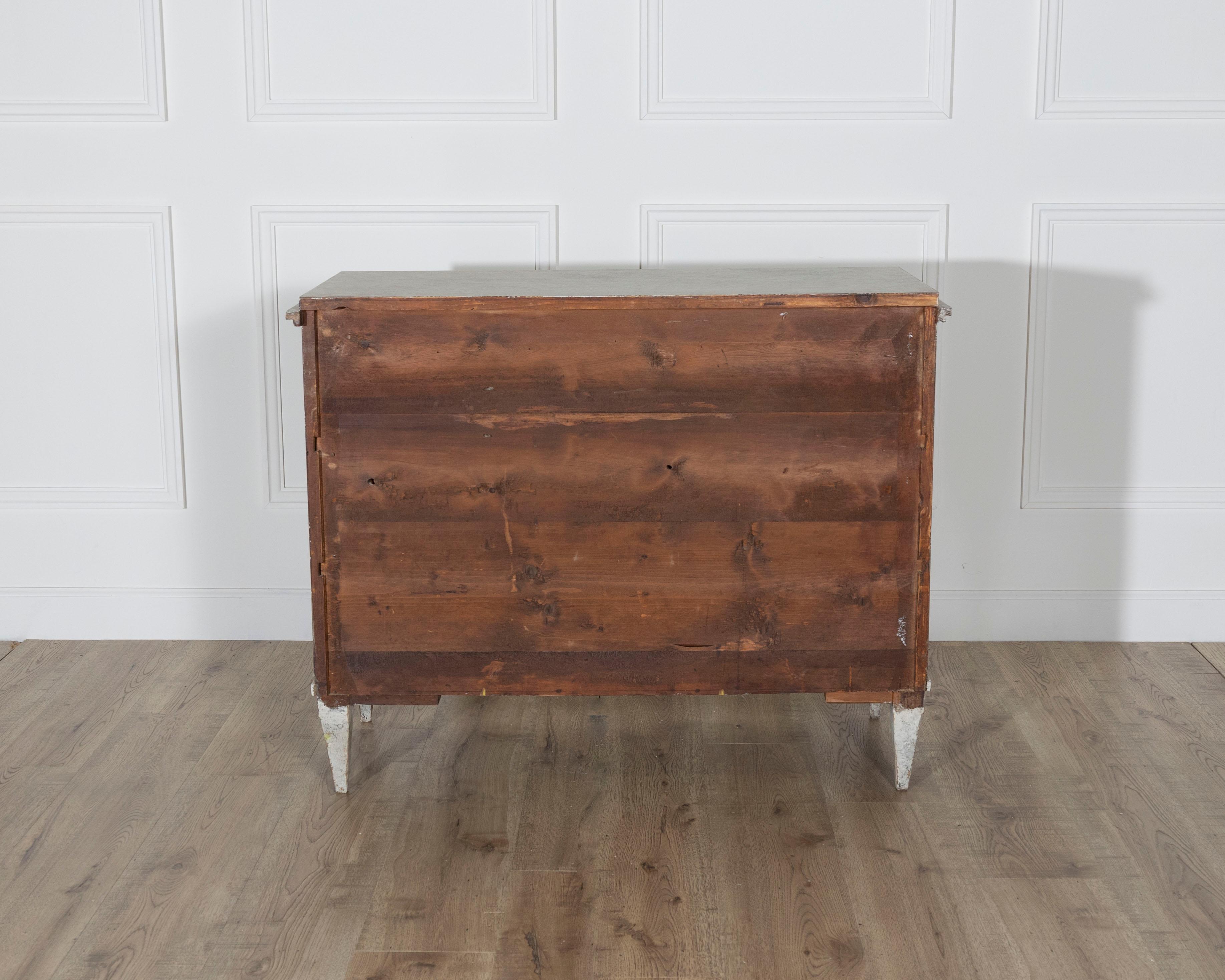 Swedish Gustavian Style Painted Chest of Drawers, Circa 1840 en vente 2