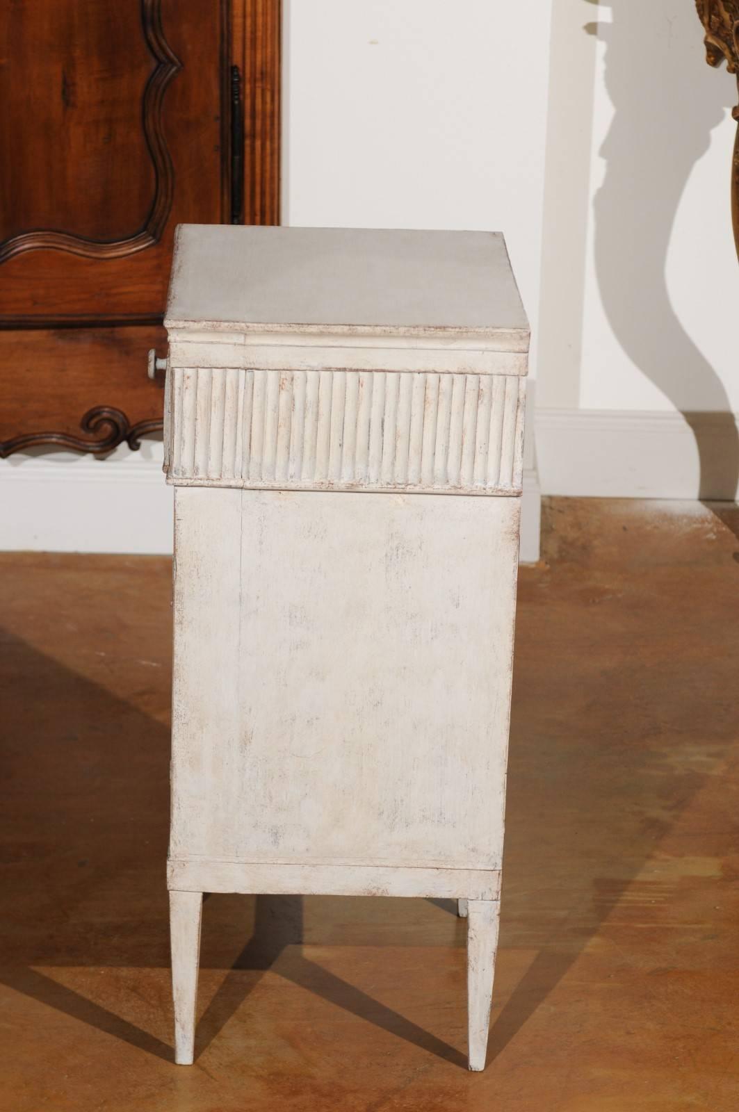 Swedish Gustavian Style Painted Nightstand Table with Reeded Motifs, circa 1880 3