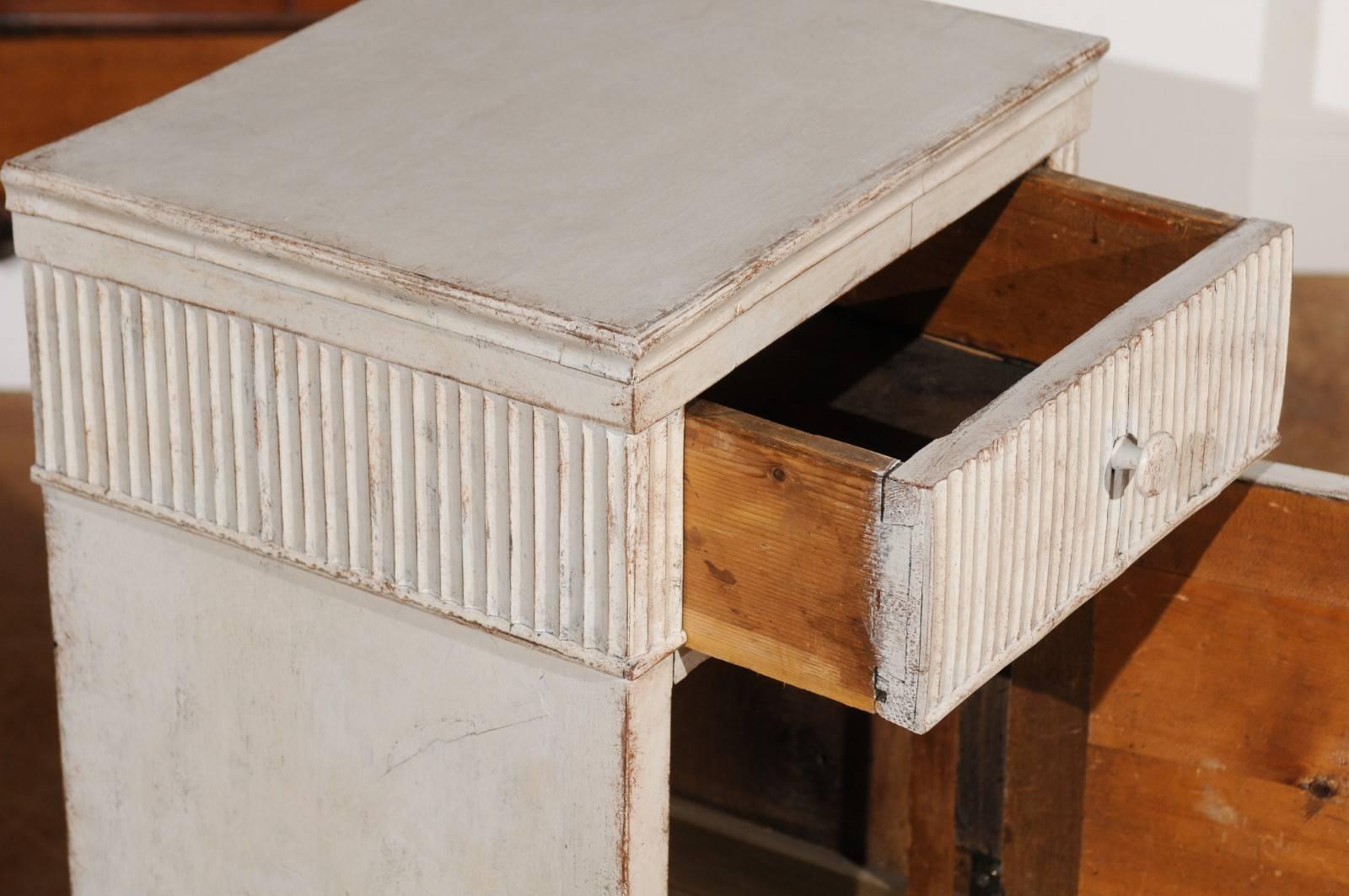 19th Century Swedish Gustavian Style Painted Nightstand Table with Reeded Motifs, circa 1880