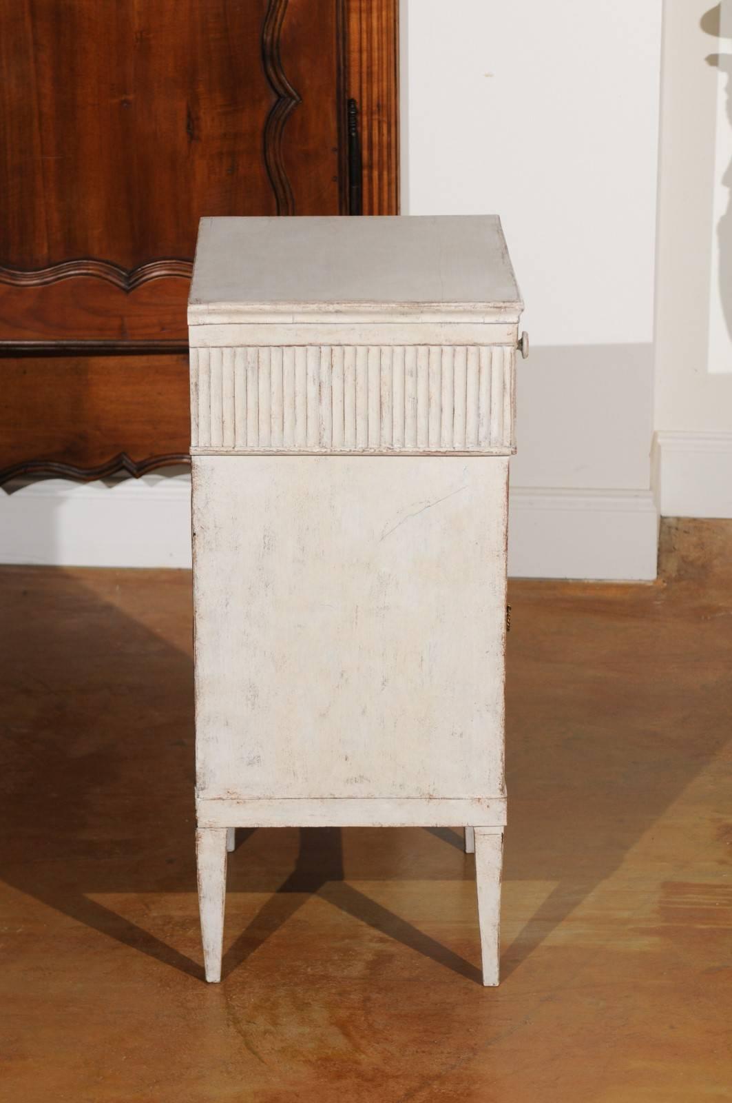 Swedish Gustavian Style Painted Nightstand Table with Reeded Motifs, circa 1880 1
