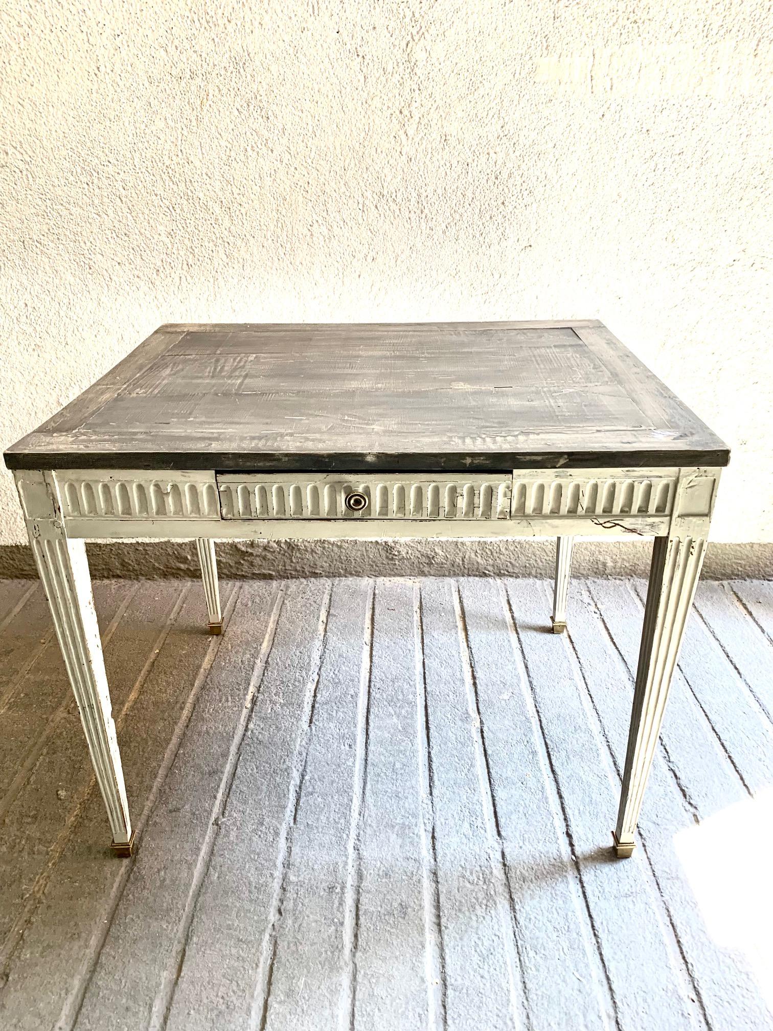 Swedish Gustavian Style Painted Pinewood Desk Console Table For Sale 6