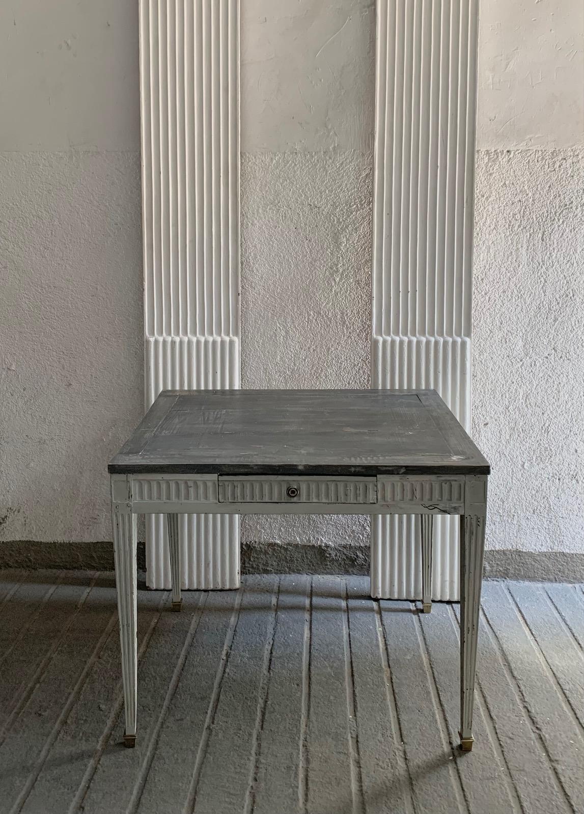 Swedish Gustavian Style Painted Pinewood Desk Console Table For Sale 8