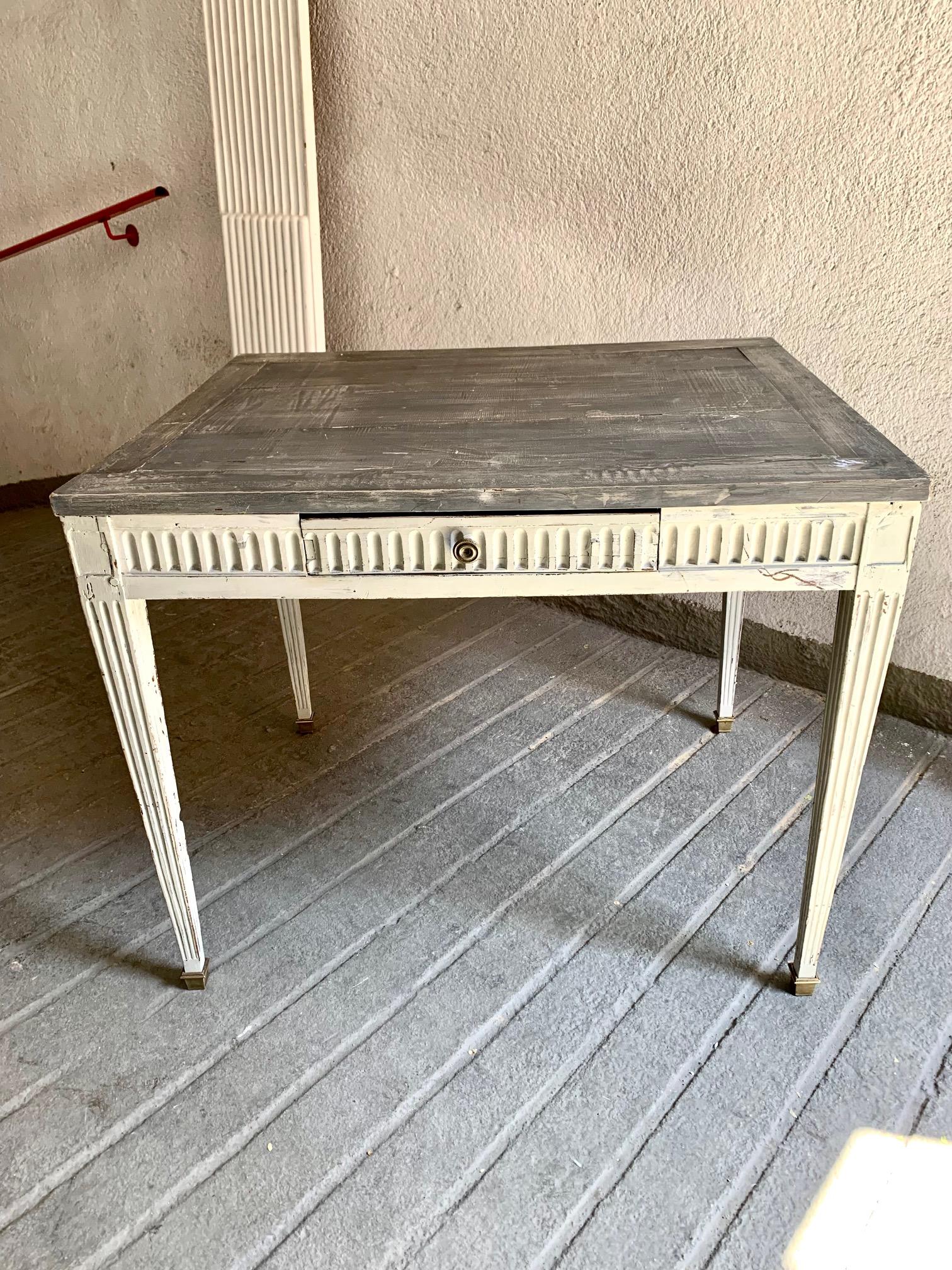 Swedish Gustavian Style Painted Pinewood Desk Console Table For Sale 1