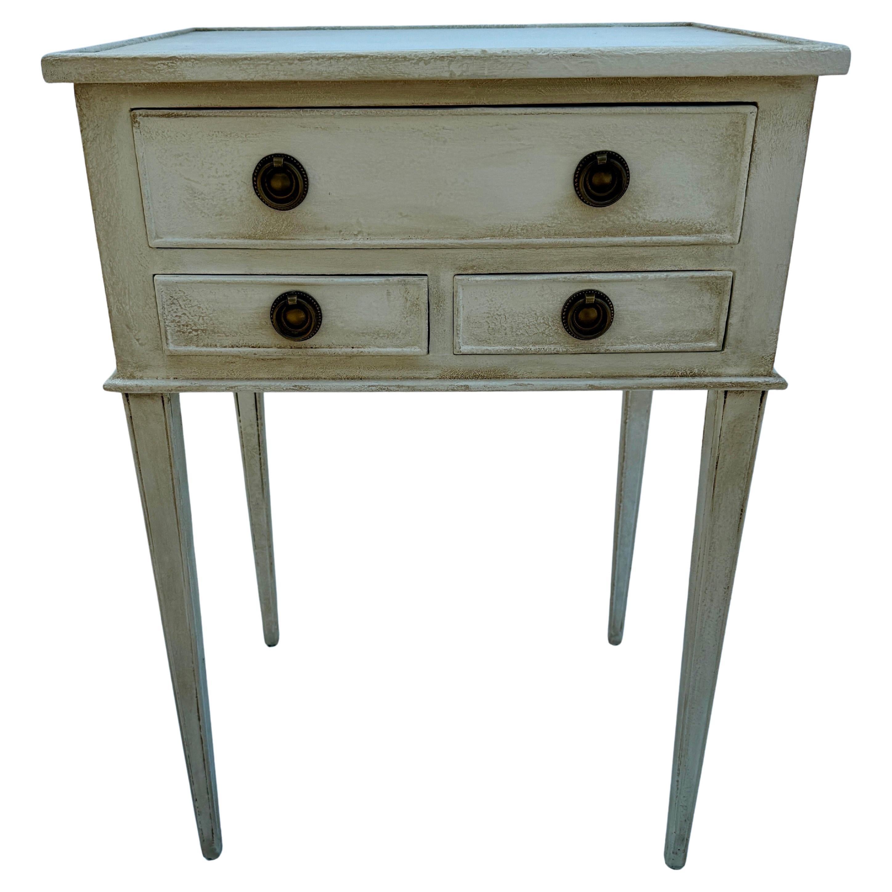 Swedish Gustavian Style Painted Side Table Bedside with 3 Drawers In Good Condition In Haddonfield, NJ