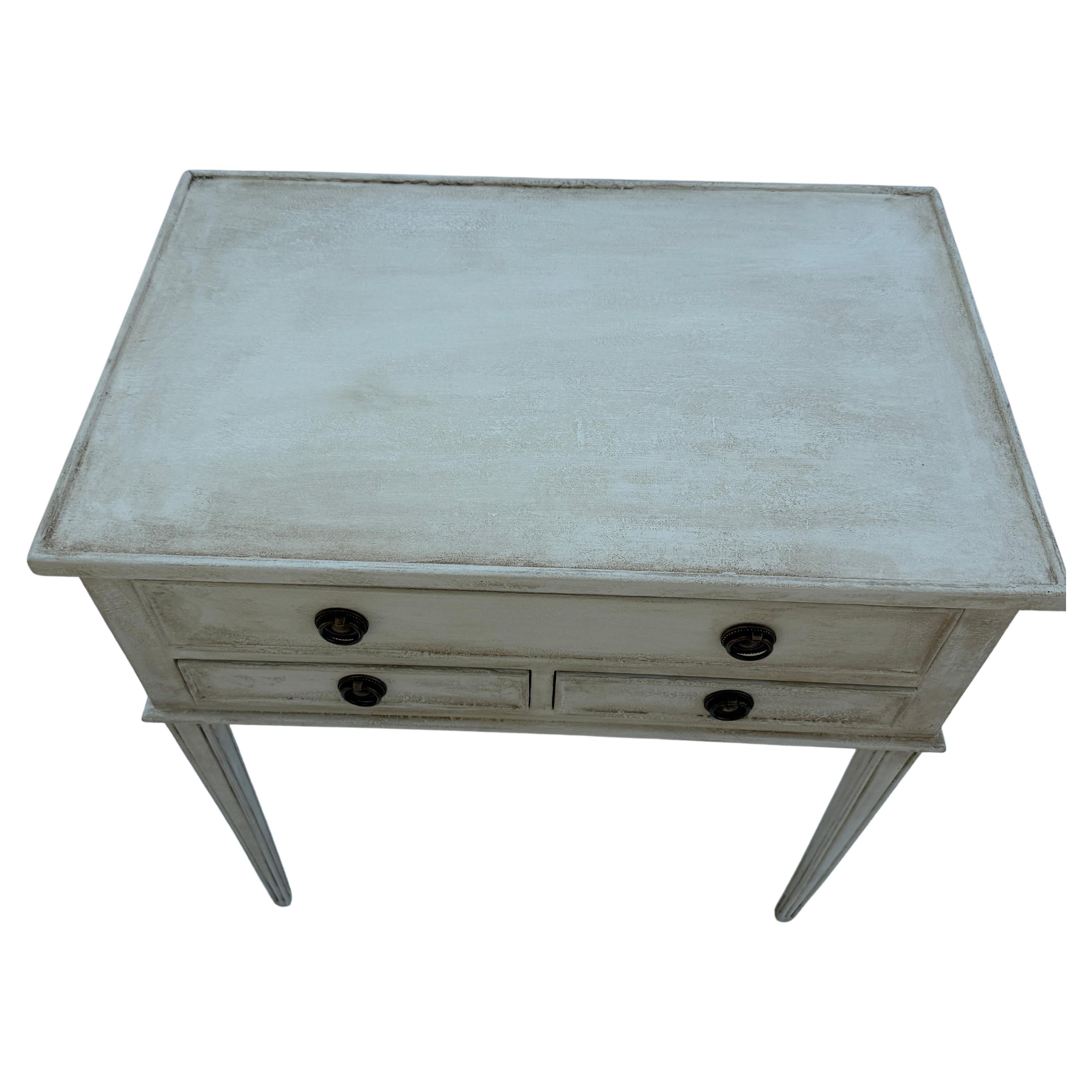 Swedish Gustavian Style Painted Side Table Bedside with 3 Drawers In Good Condition In Haddonfield, NJ