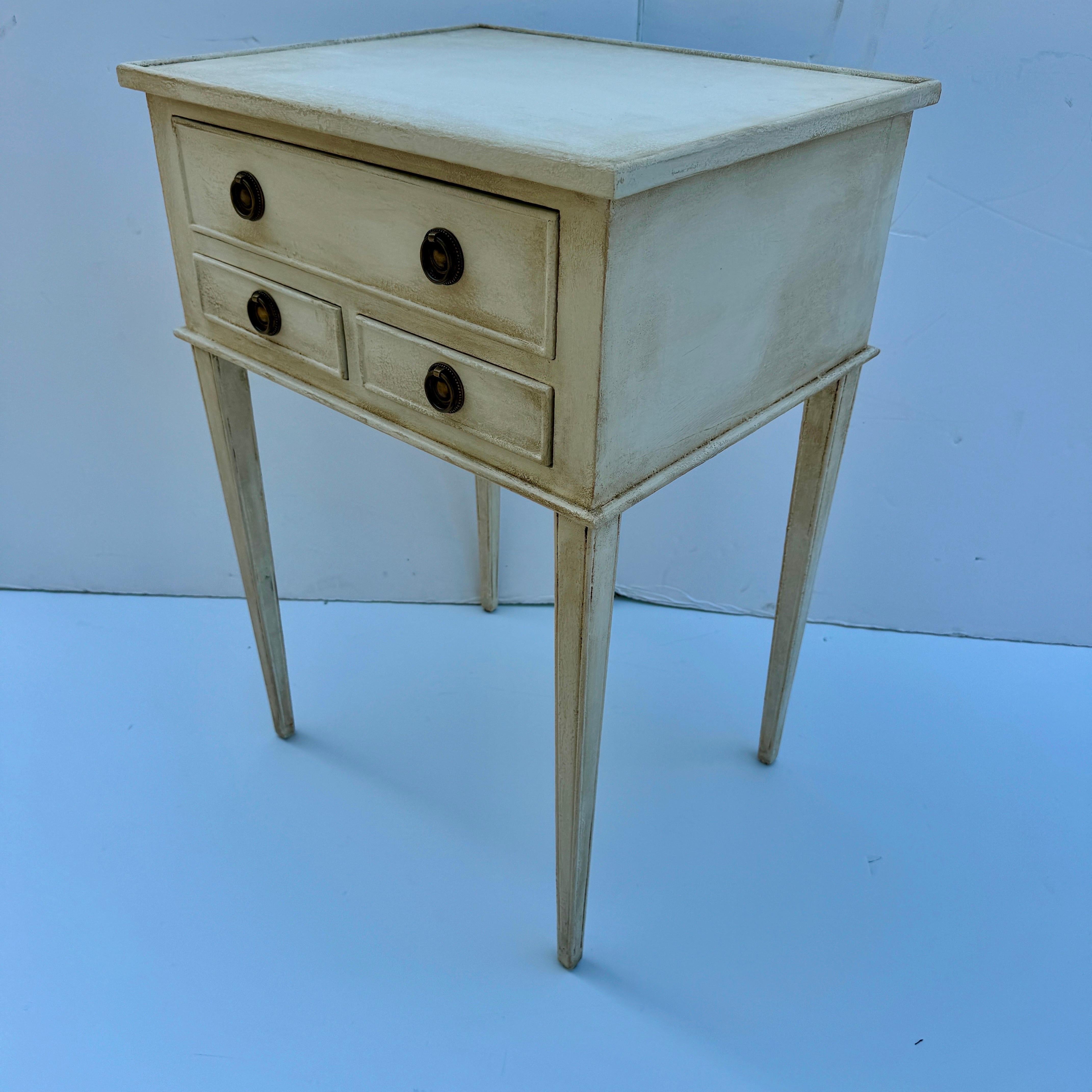 Swedish Gustavian Style Painted Side Table Bedside with 3 Drawers 1