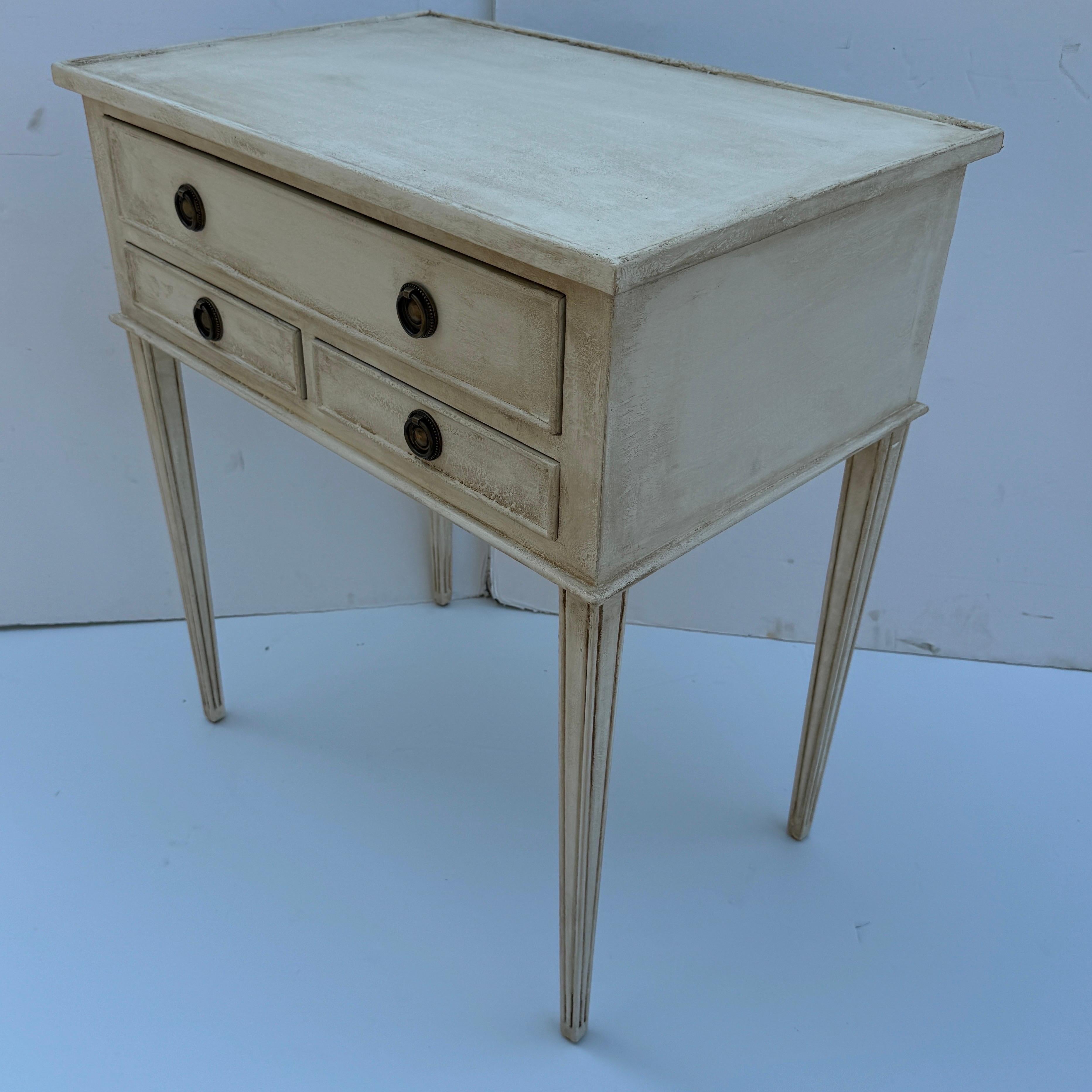 Swedish Gustavian Style Painted Side Table Bedside with 3 Drawers 2
