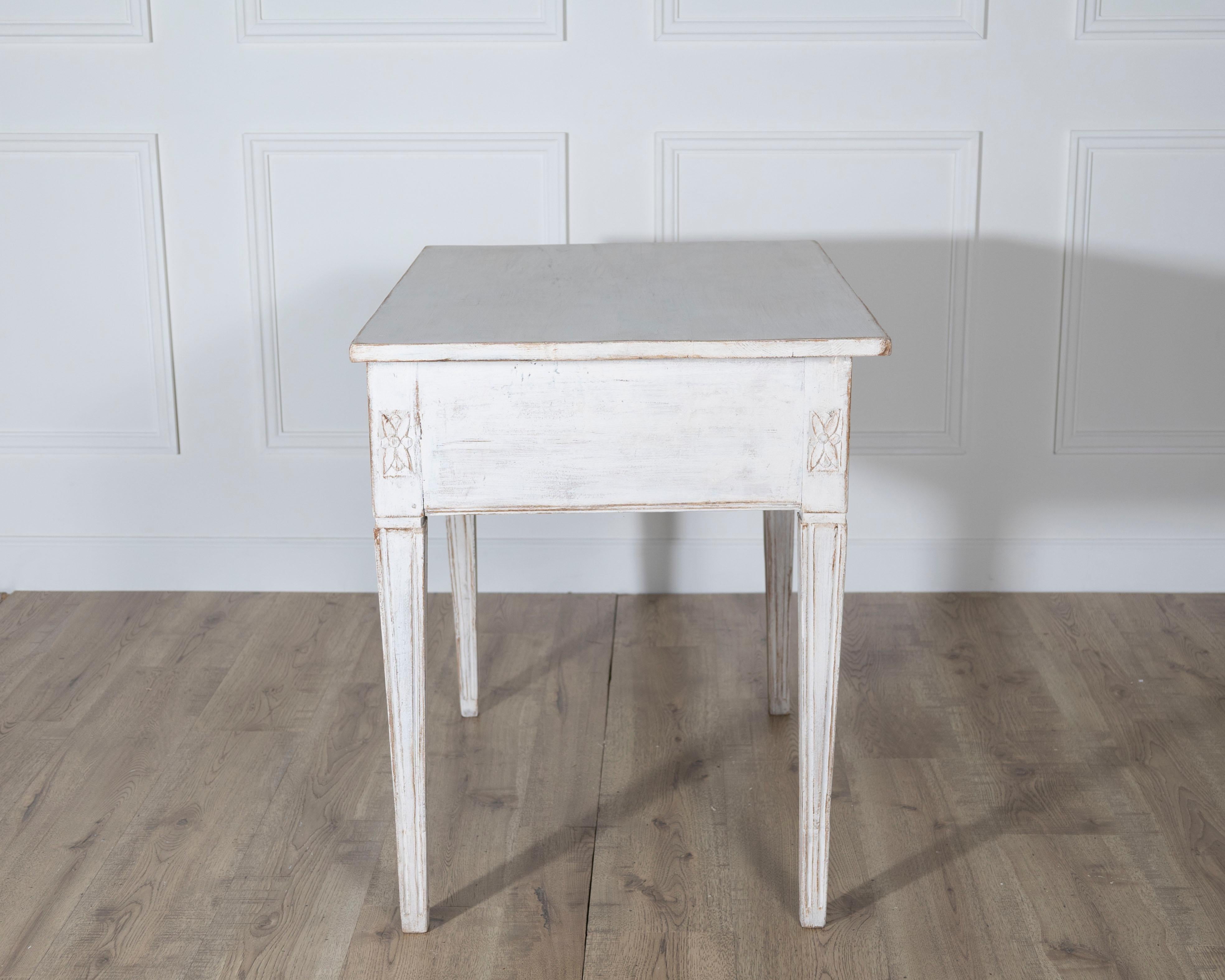 Swedish Gustavian Style Painted Table, circa 1850 For Sale 1
