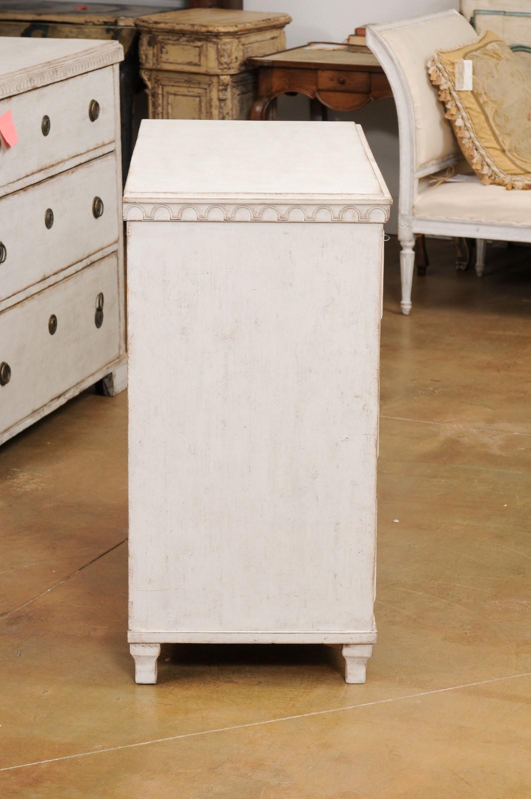 Swedish Gustavian Style Painted Wood 1890s Three-Drawer Carved Commode 3