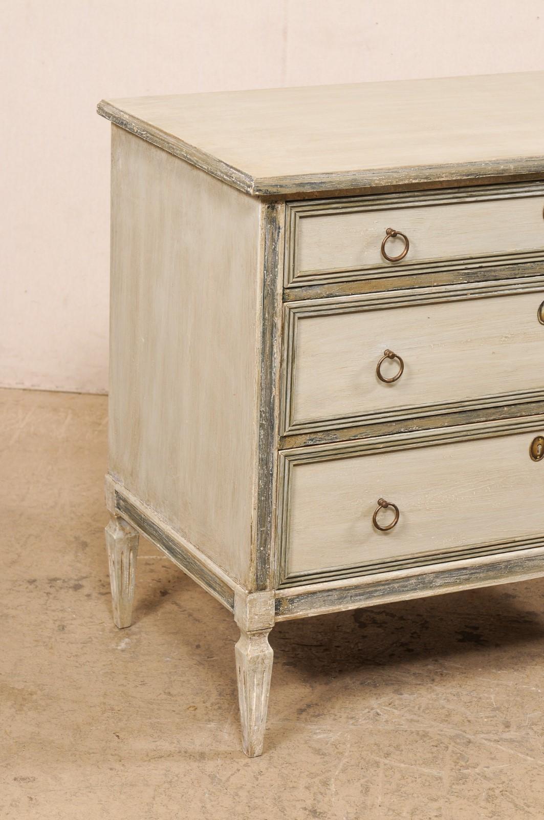 Swedish Gustavian Style Painted Wood Chest In Good Condition In Atlanta, GA
