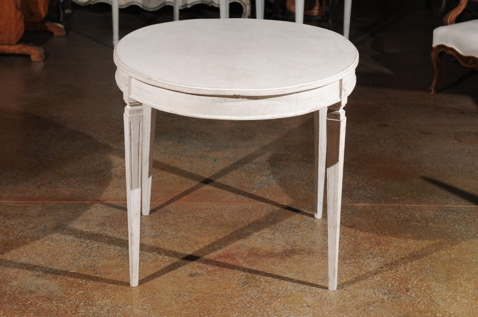 Swedish Gustavian Style Painted Wood Oval Table with Tapered Legs, circa 1880 1