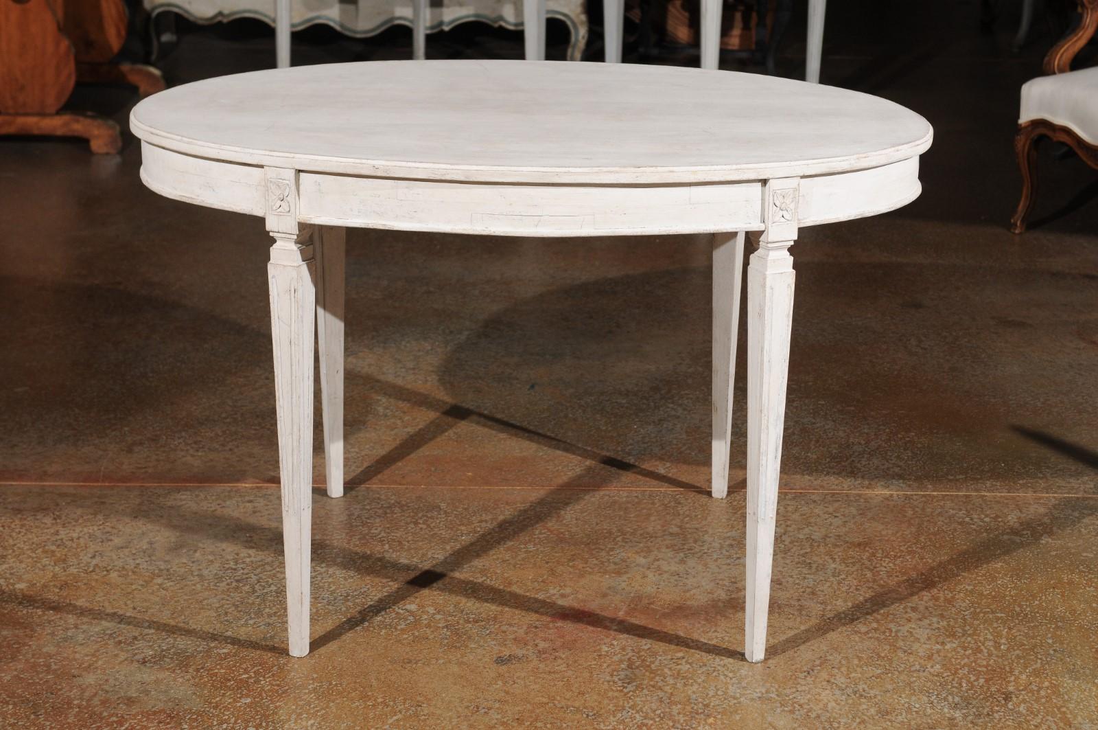 Swedish Gustavian Style Painted Wood Oval Table with Tapered Legs, circa 1880 2