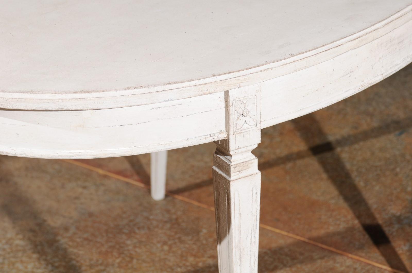 Swedish Gustavian Style Painted Wood Oval Table with Tapered Legs, circa 1880 4