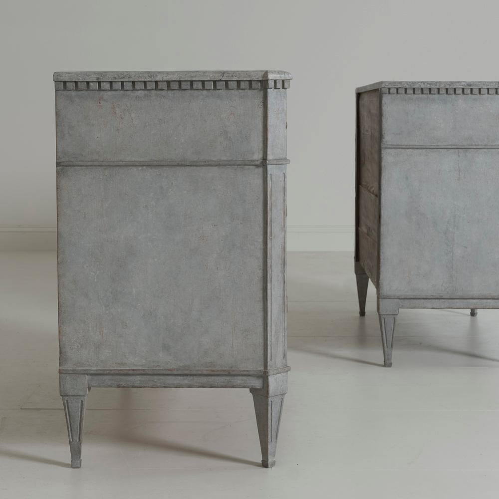 Swedish Gustavian Style Pair of Painted Bedside Commodes with Marbleized Tops 6