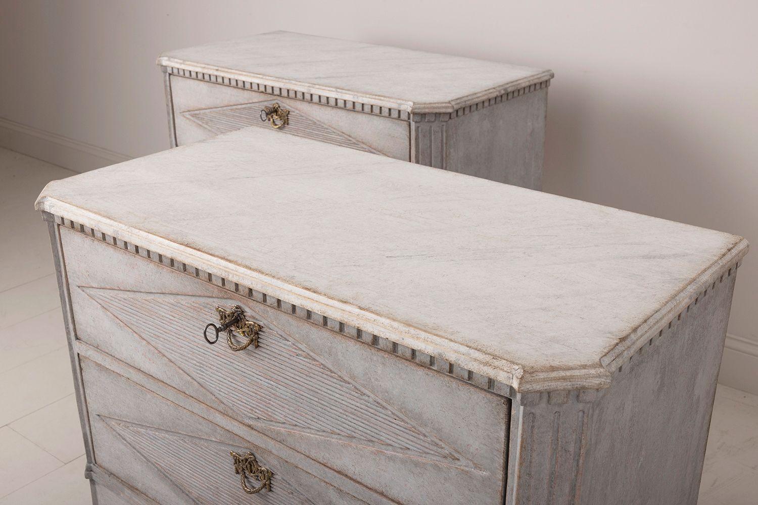 Swedish Gustavian Style Pair of Painted Bedside Commodes with Marbleized Tops 5