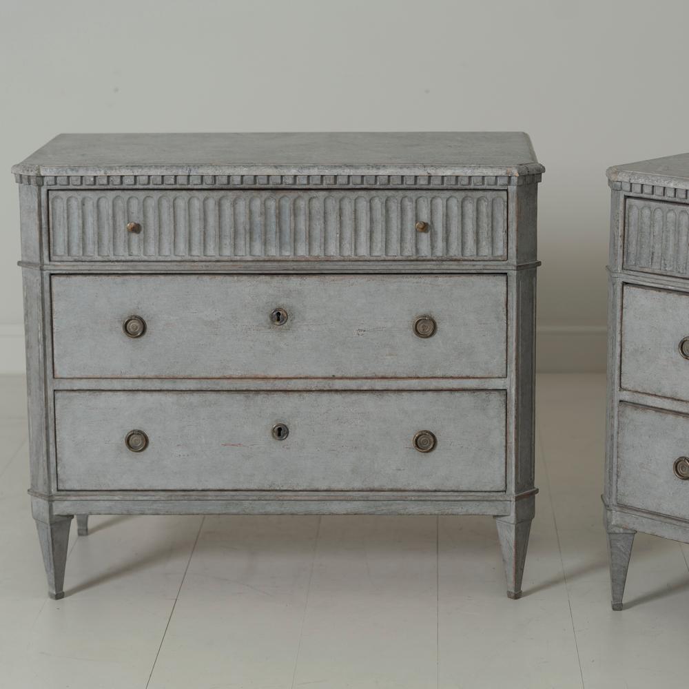 Swedish Gustavian Style Pair of Painted Bedside Commodes with Marbleized Tops In Excellent Condition In Wichita, KS