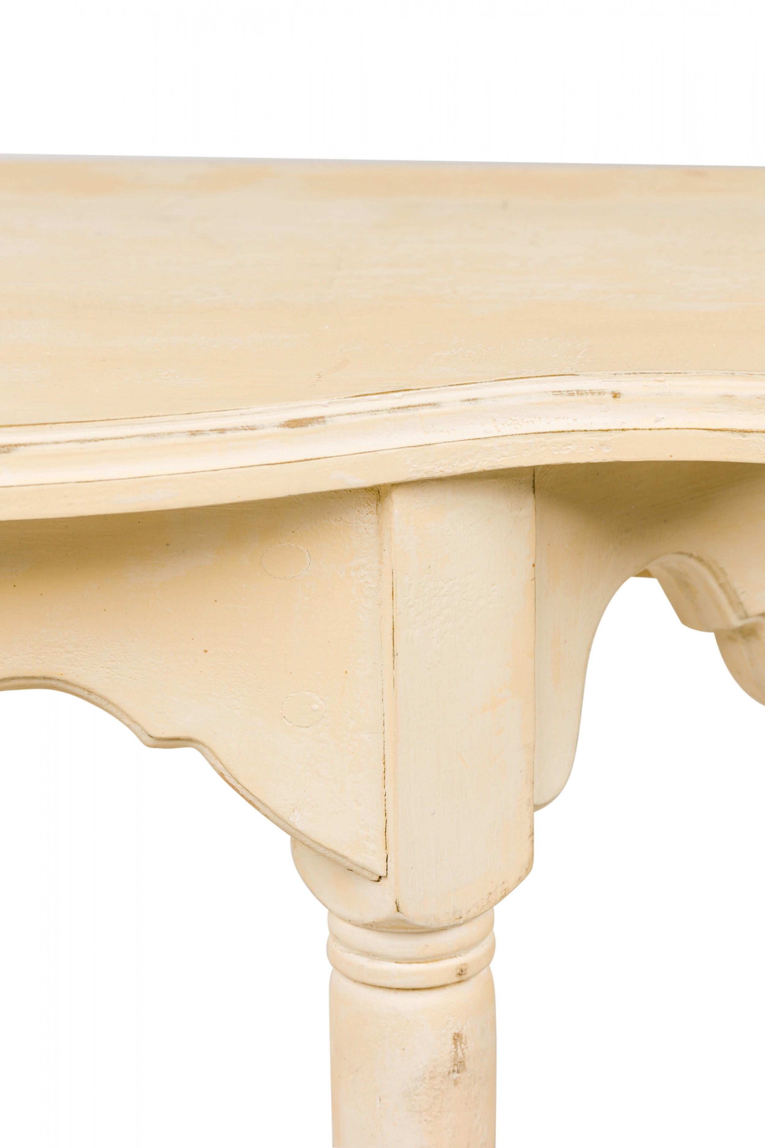Mesa consola sueca de estilo Gustaviano pintada de amarillo pálido con tapa demiluna en venta 1