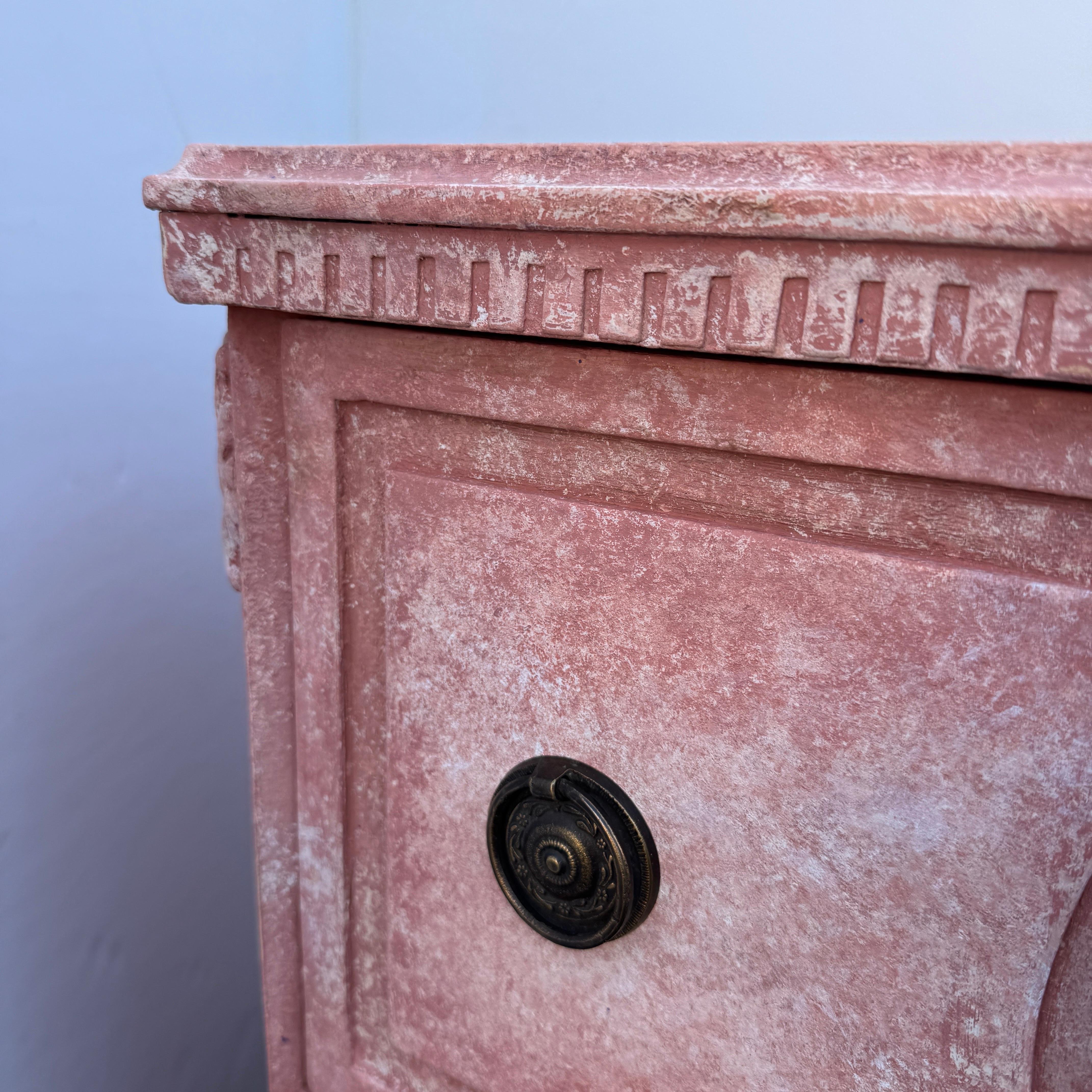 Cómoda Pintada de Rosa Estilo Gustaviano Sueco en venta 8